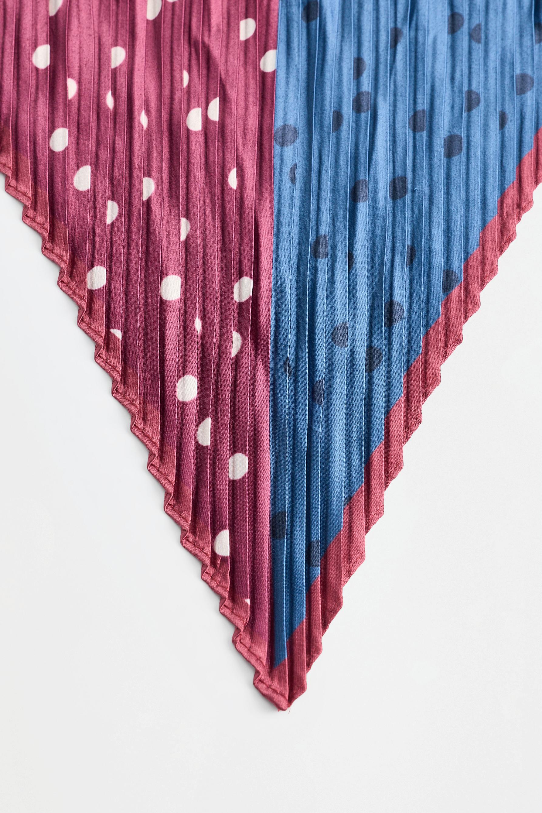 Pleated print scarf — BURGUNDY