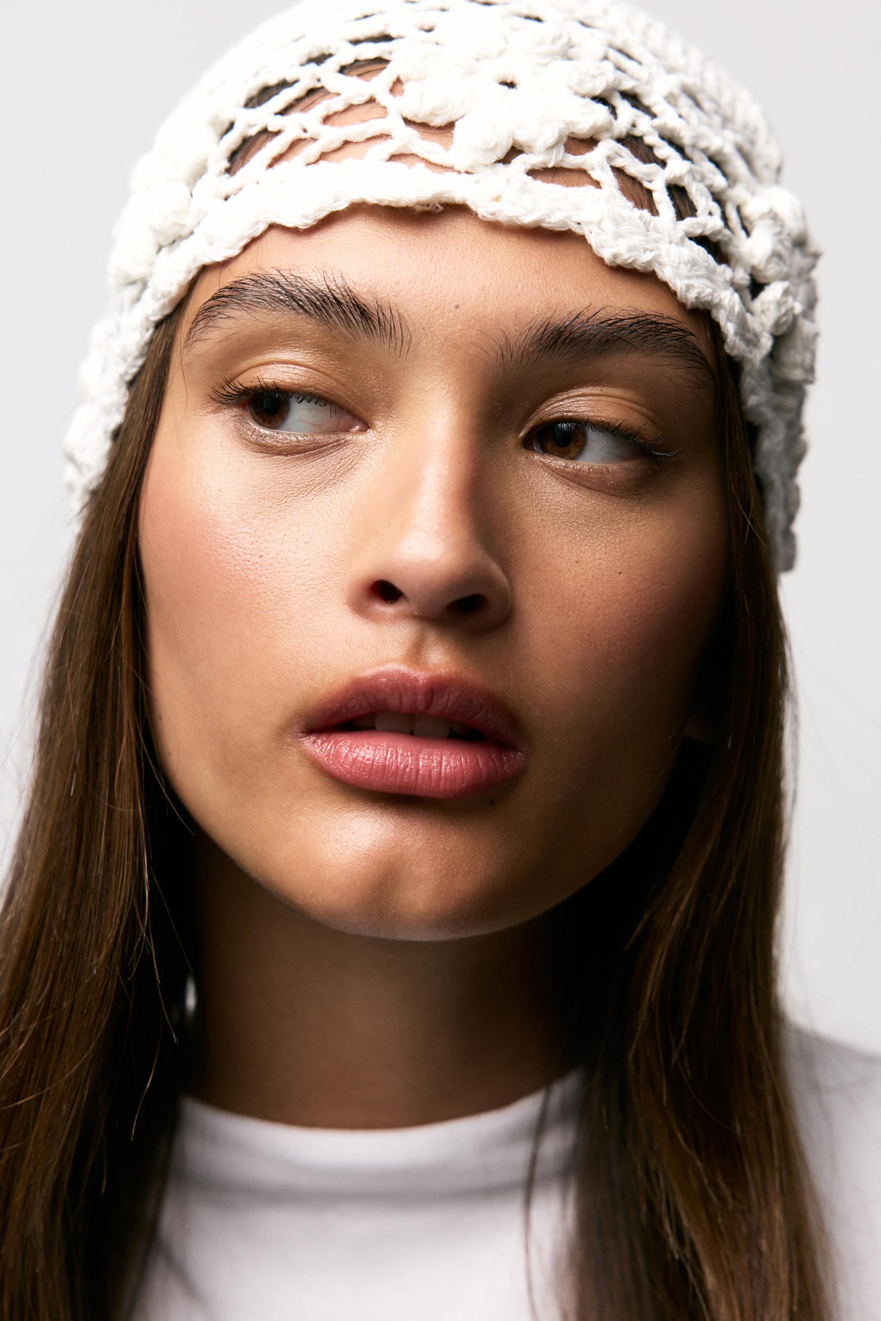 Crochet-effect beanie — ECRU