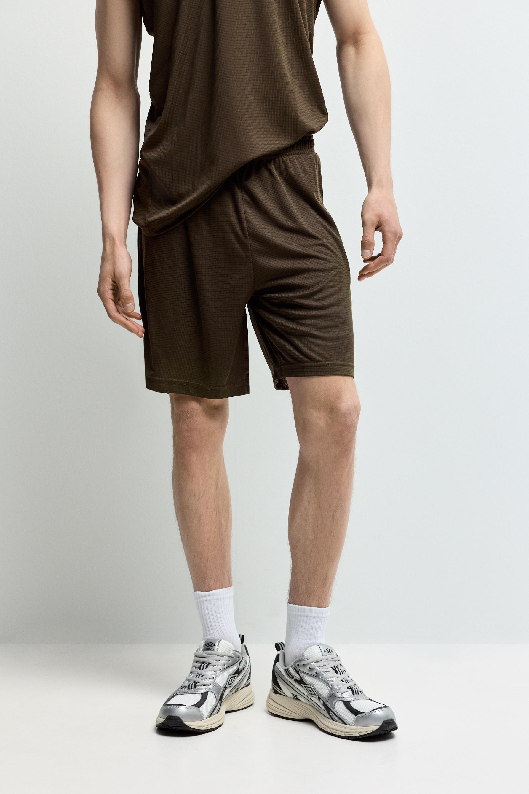 Bermuda sports shorts — BROWN