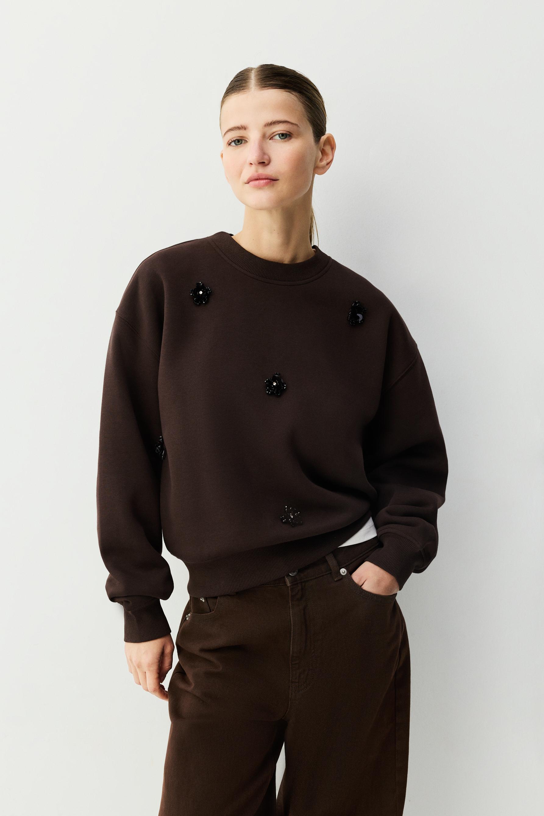 Sudadera abalorios flores