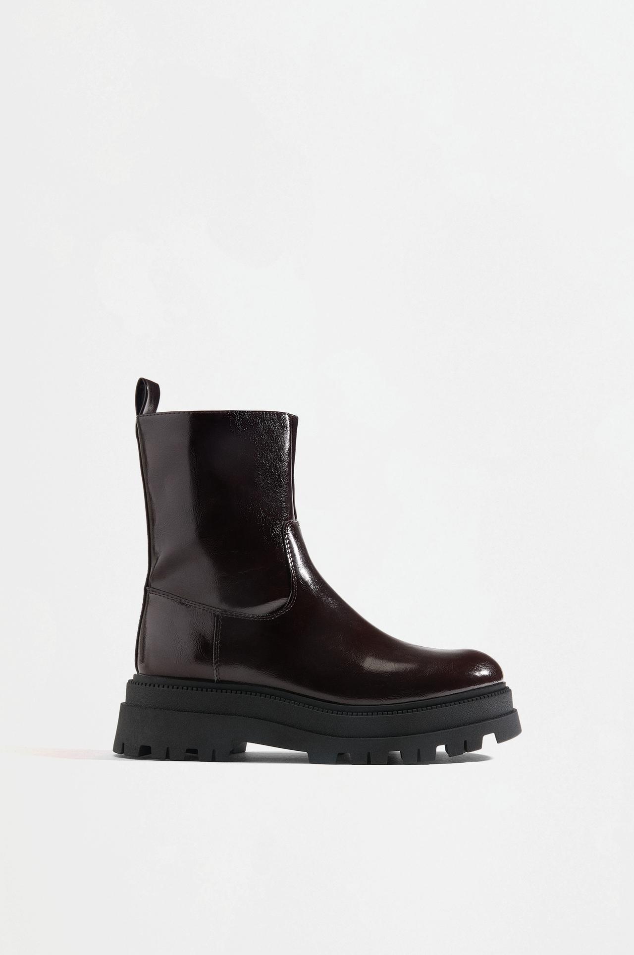 Flat track ankle boots — BROWN