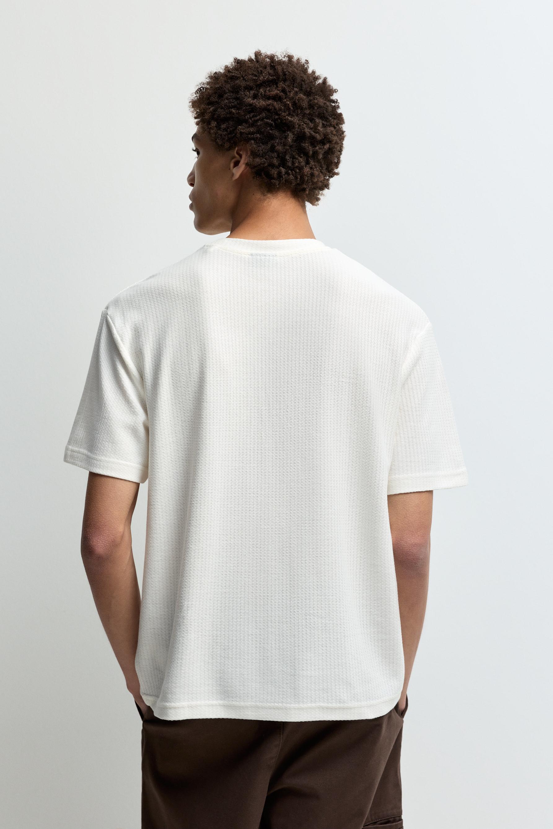 Texture T-shirt — VANILLA