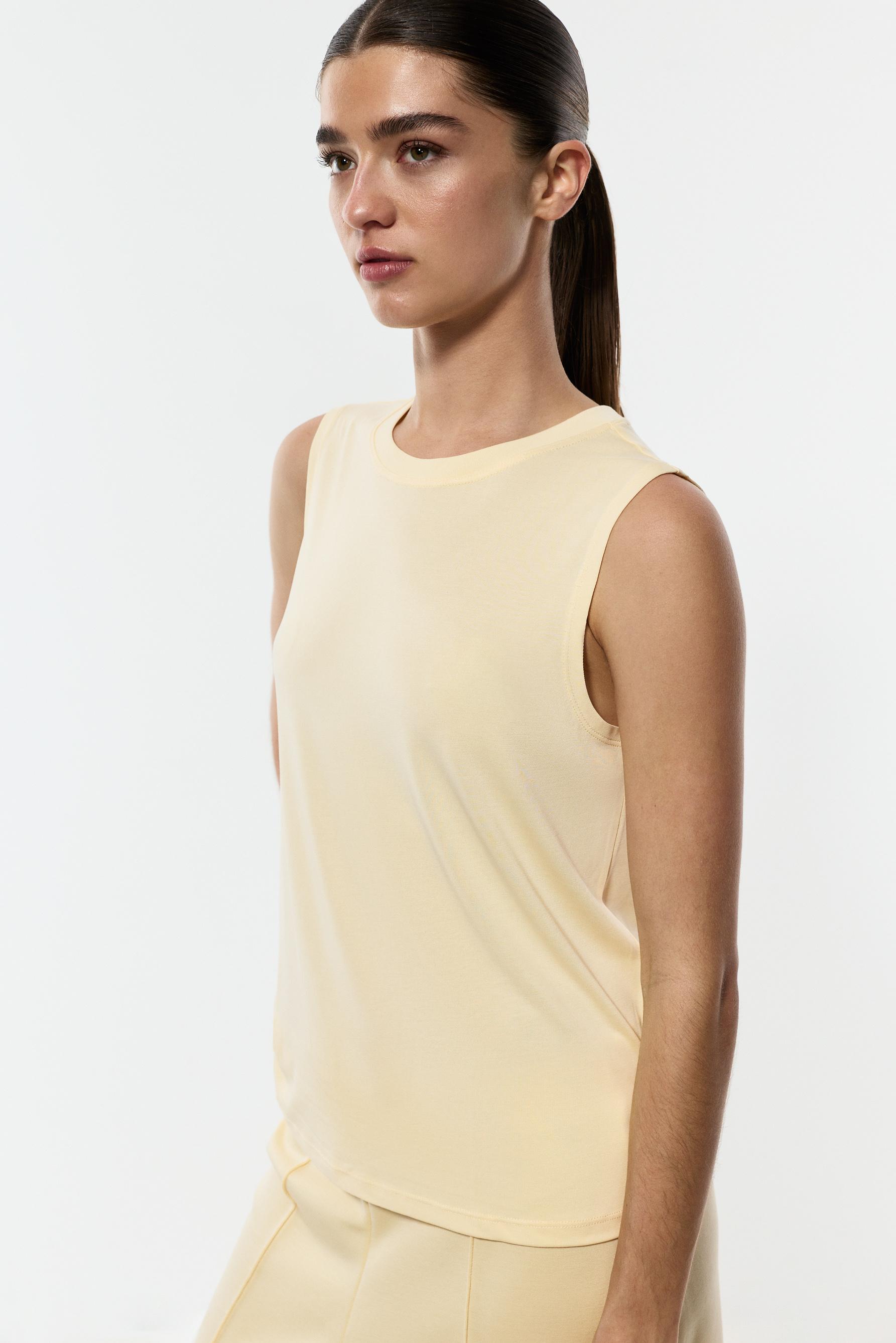 Camiseta deportiva fluida