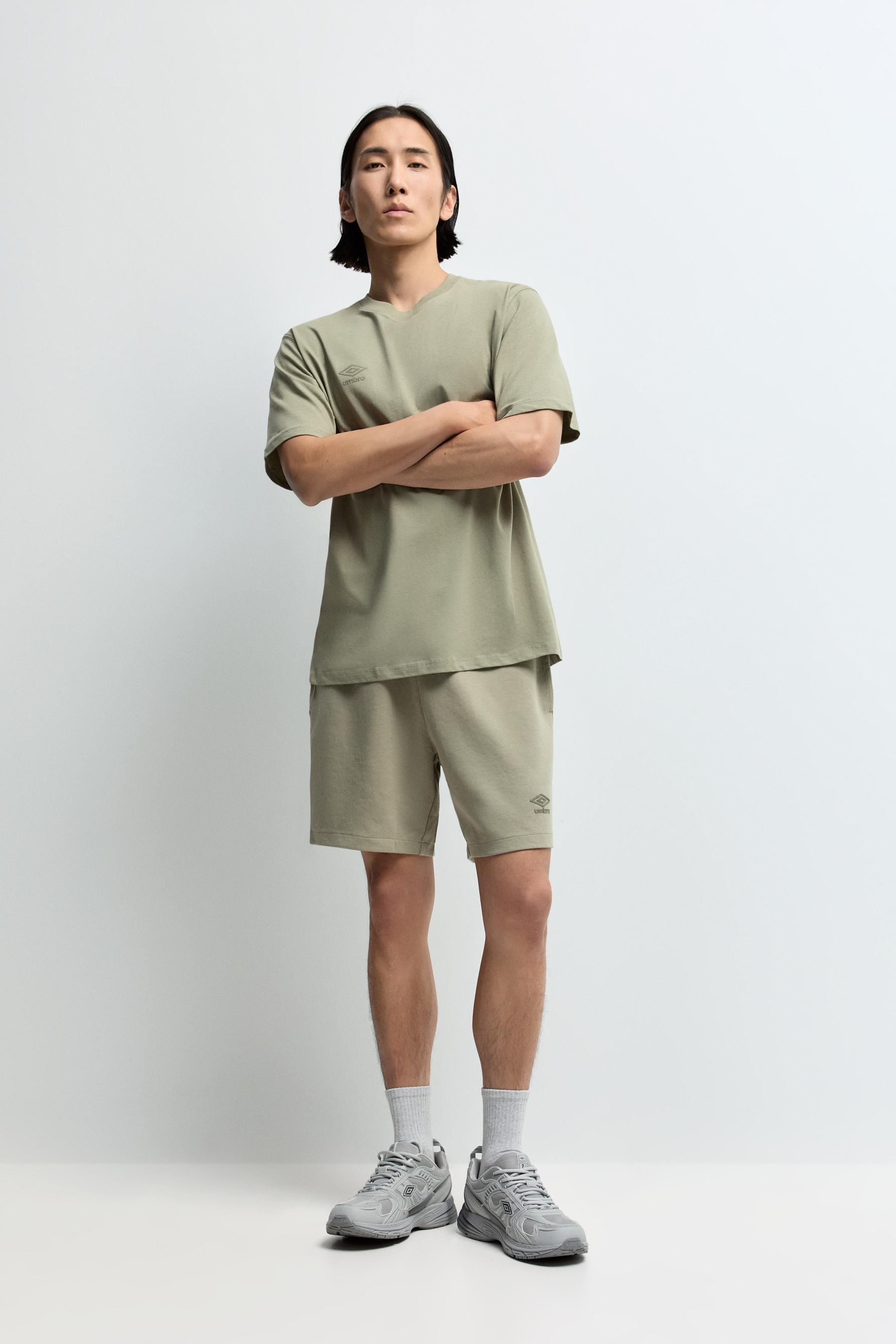 Bermuda chándal Umbro x Lefties