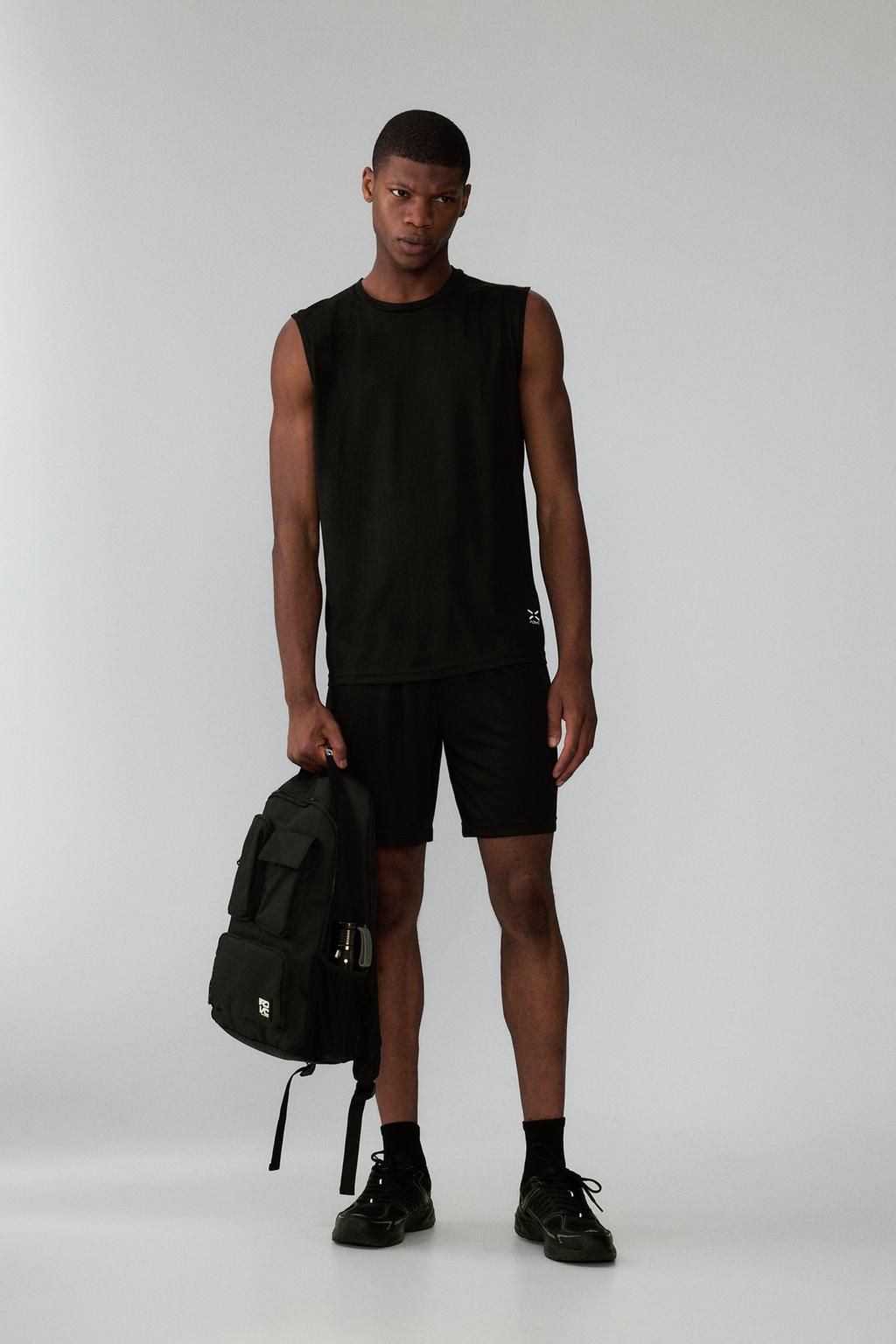 Sleeveless sports T-shirt