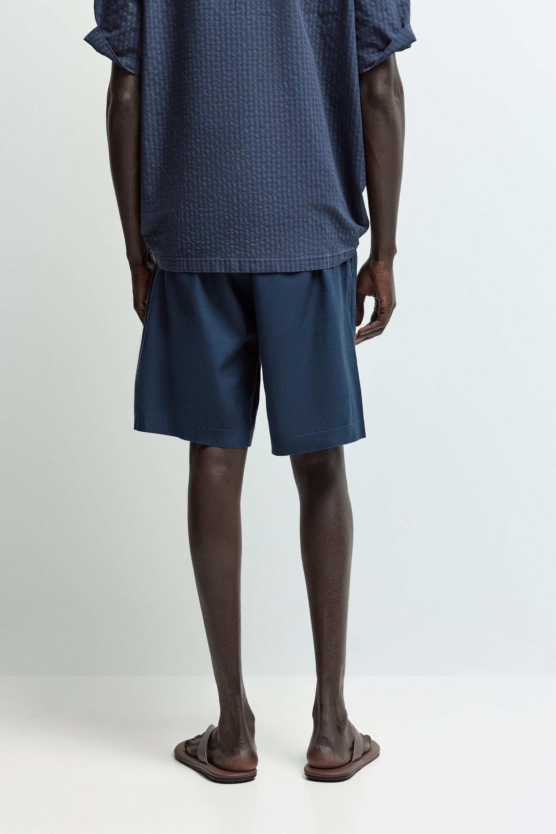 Pleated Bermuda shorts — NAVY