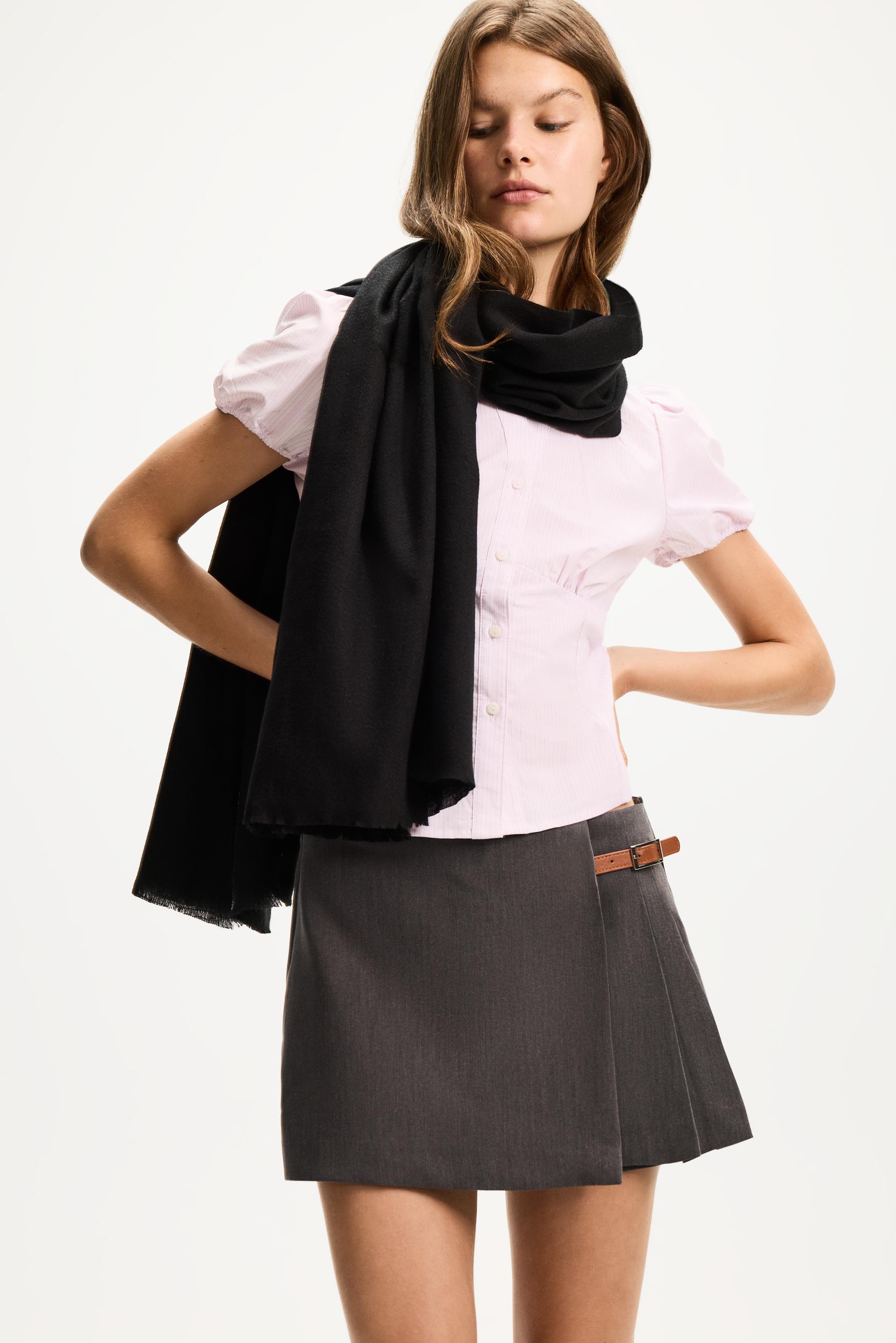 Fine plain scarf — BLACK