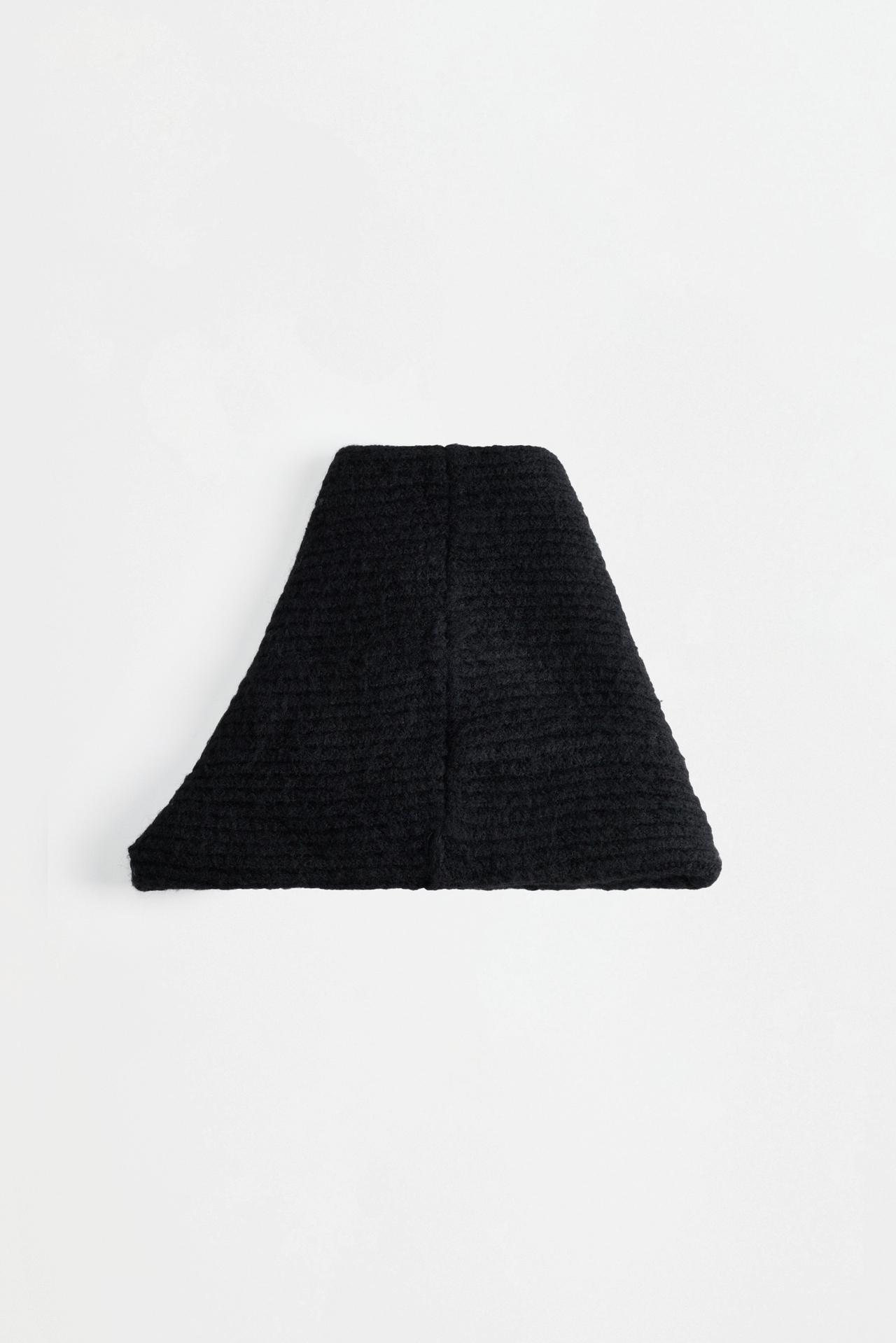Ribbed knit snood — BLACK