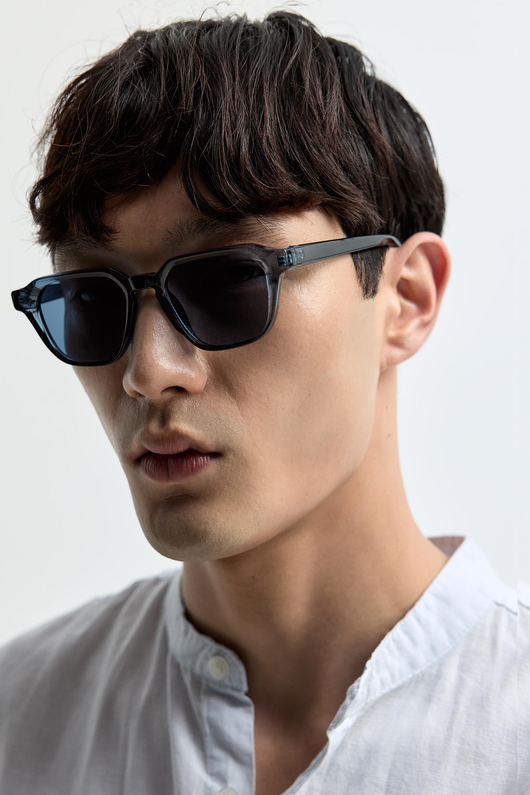 Square sunglasses — NAVY