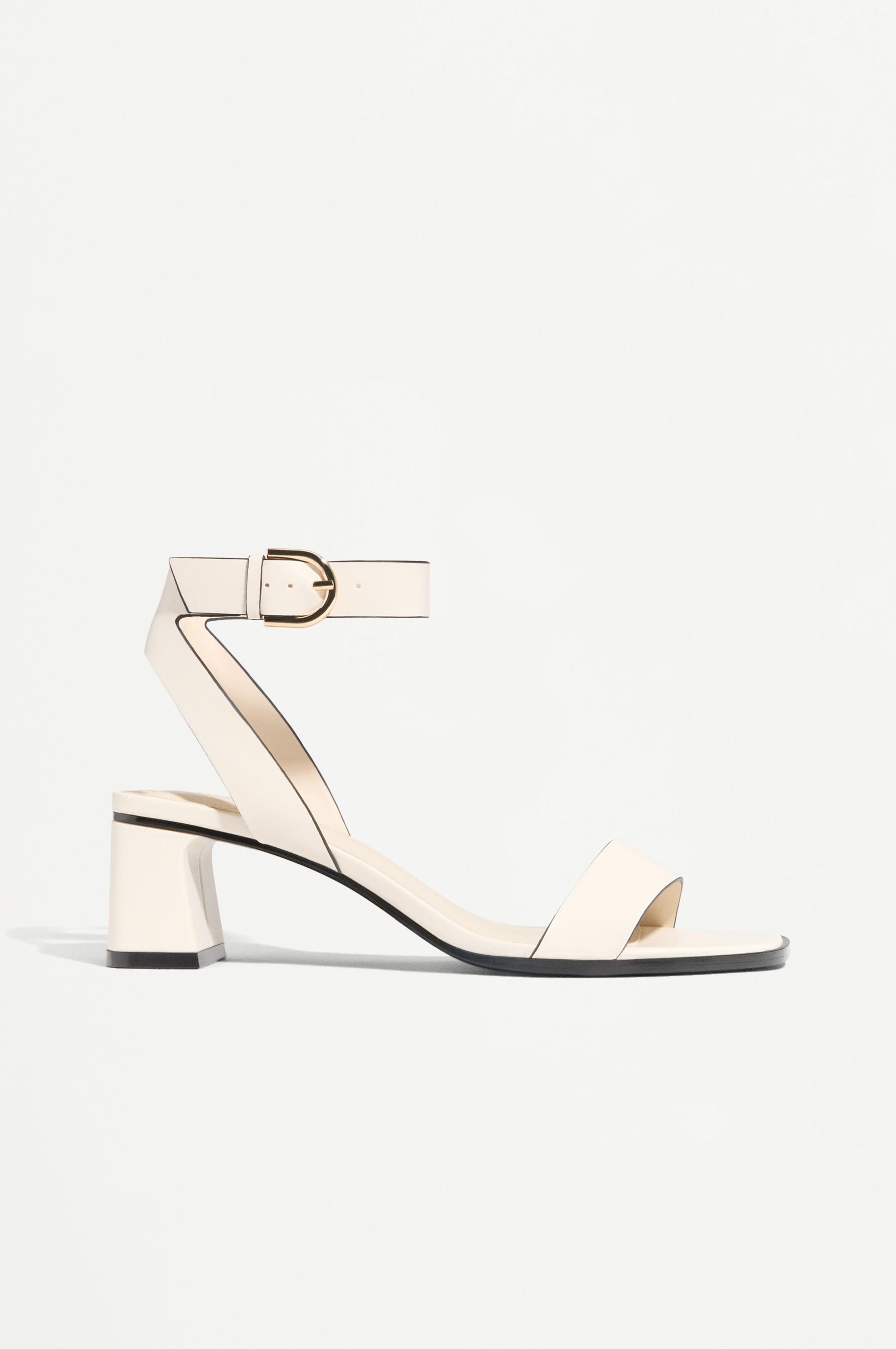 Sandalia tacón pulsera