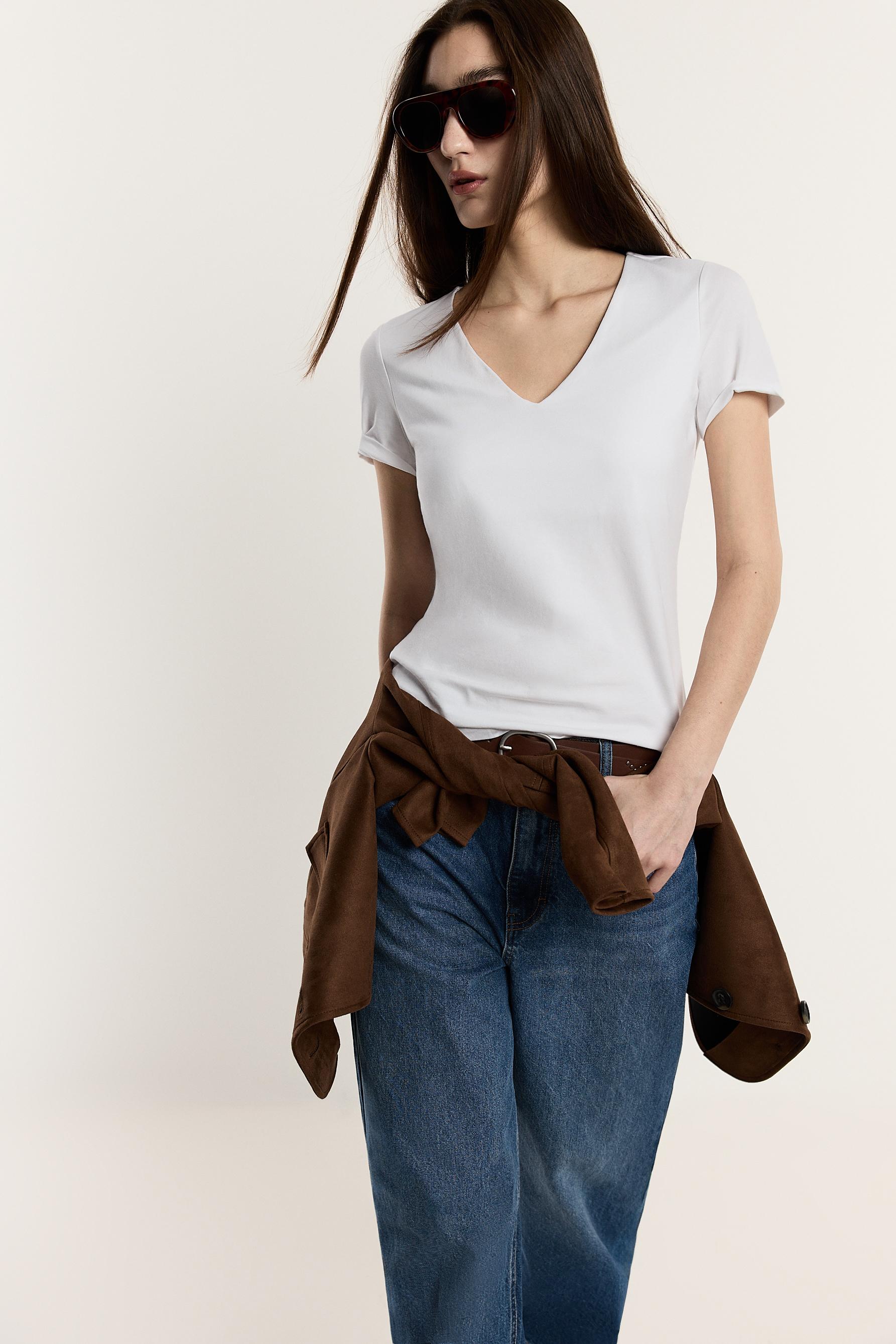V-neck T-shirt — WHITE