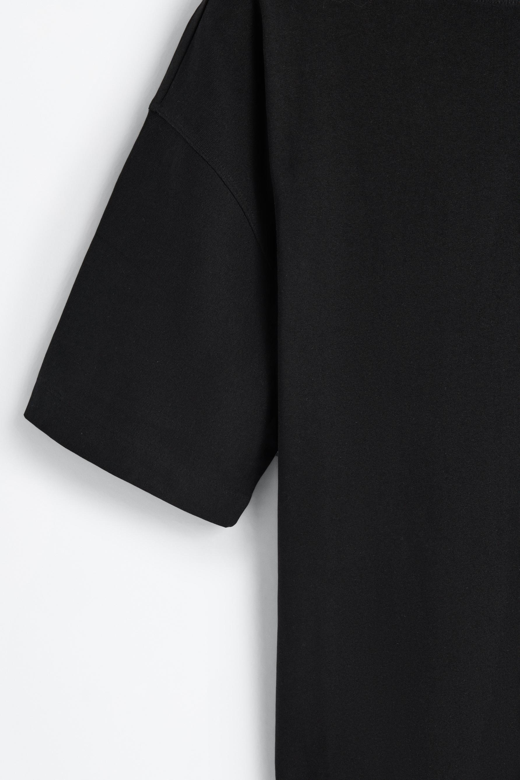 Oversize boxy fit T-shirt — BLACK