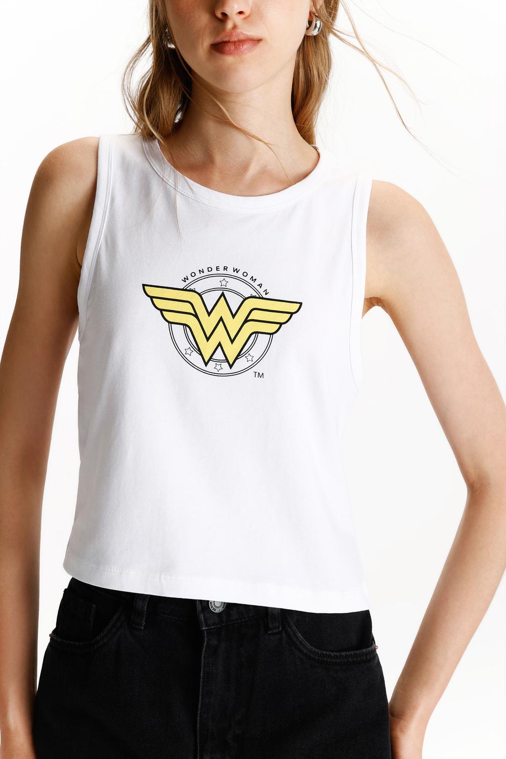 Wonder Woman © &™ Warner Bros T-shirt