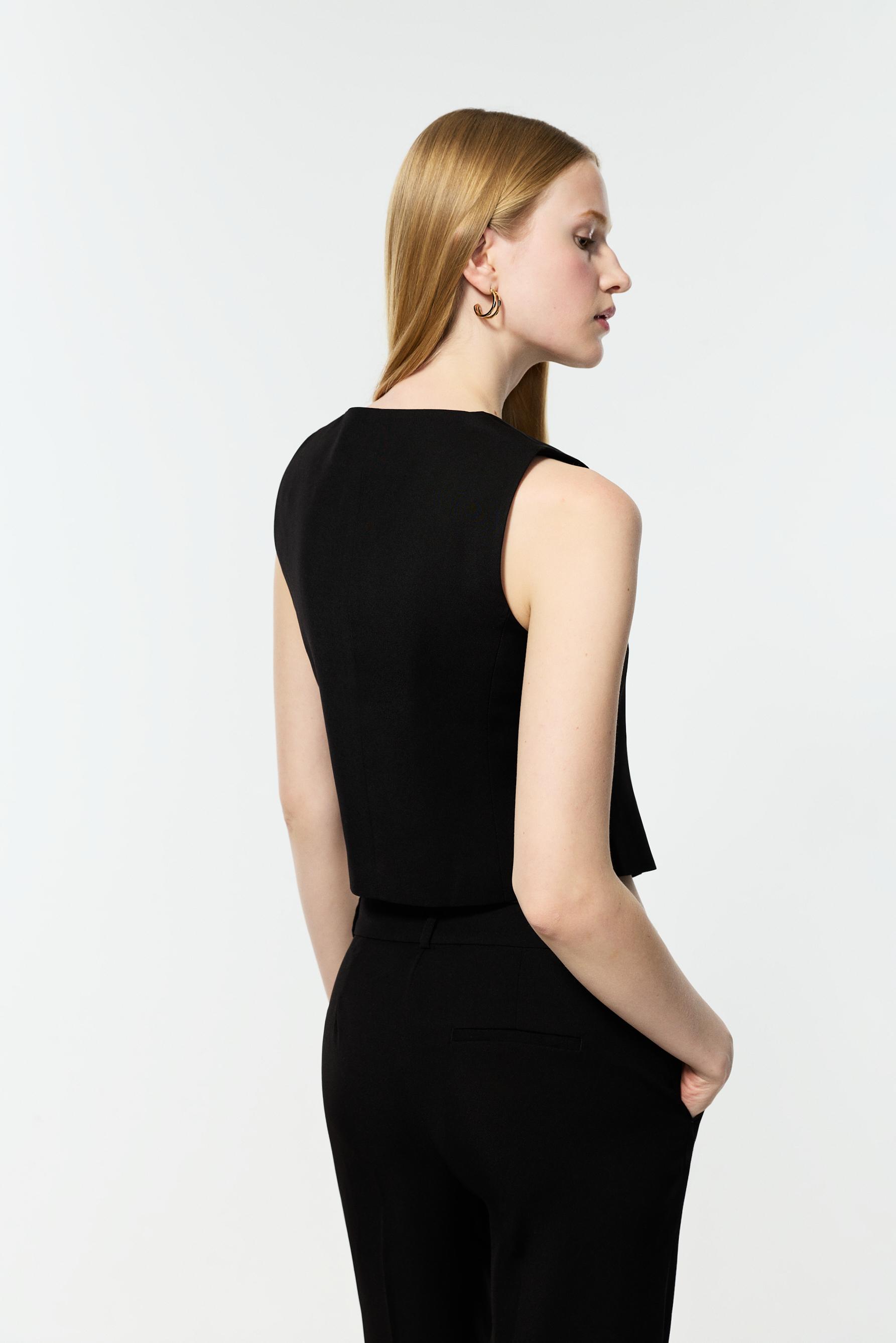Basic vest — BLACK