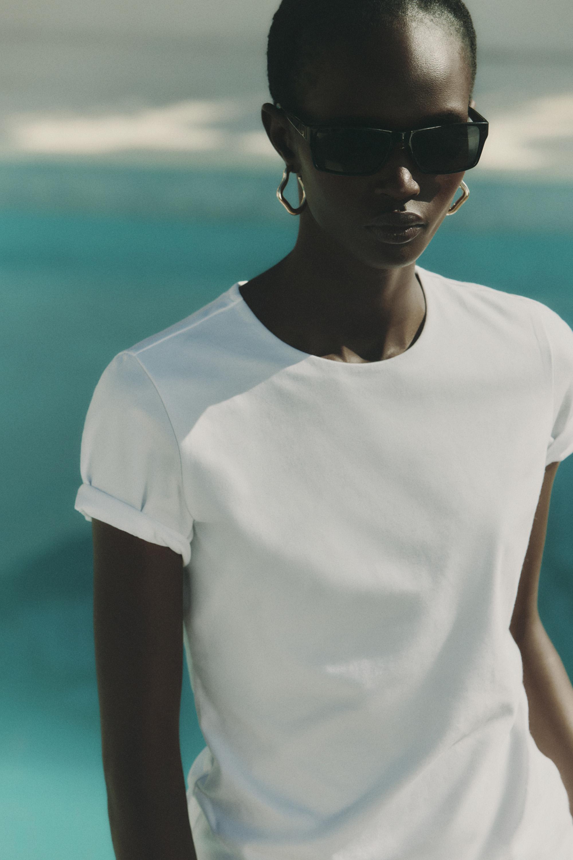 Round neck T-shirt — WHITE