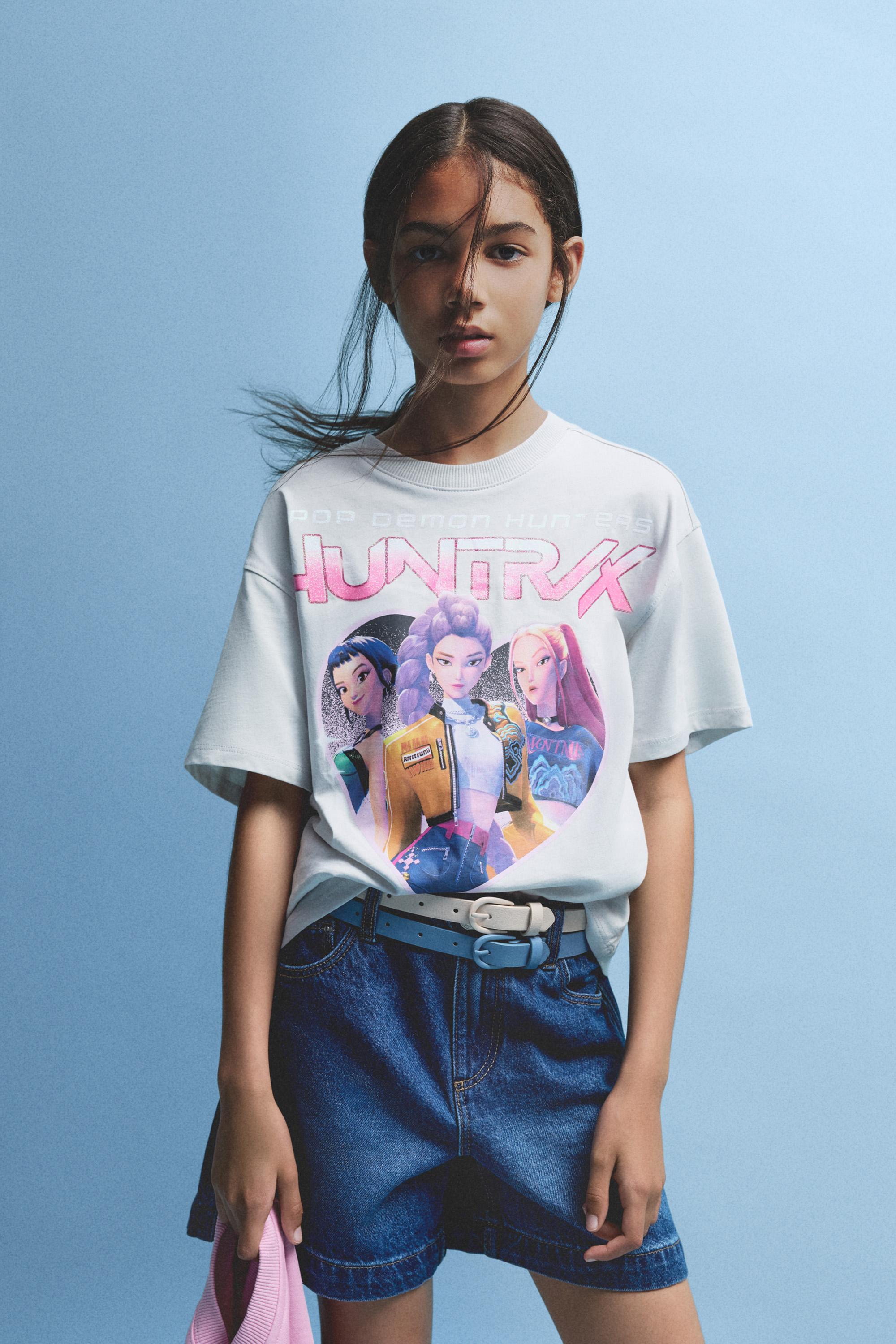 Huntrix K-Pop Demon Hunters ™/© Netflix T-shirt — GREY
