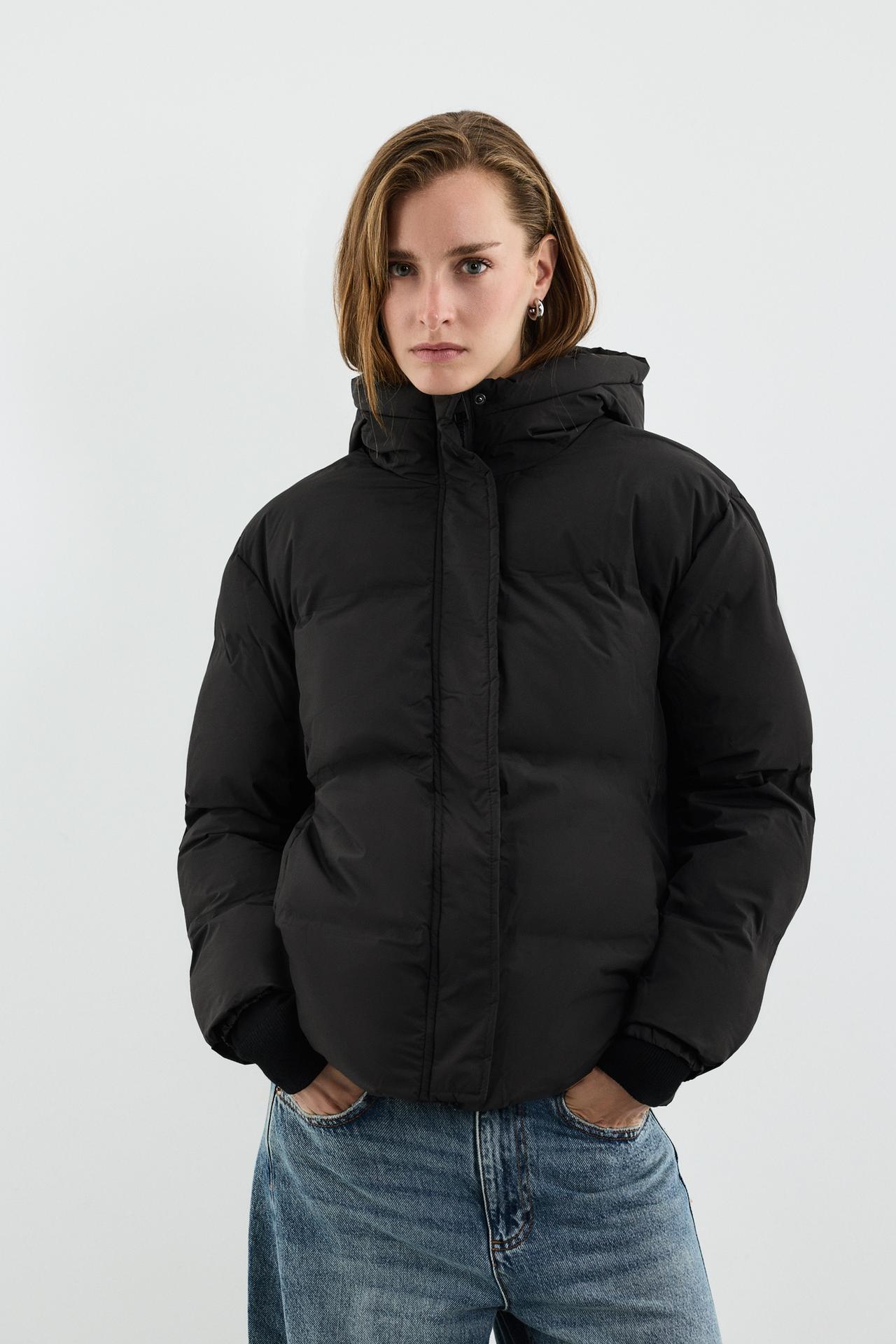 Hooded puffer jacket — BLACK