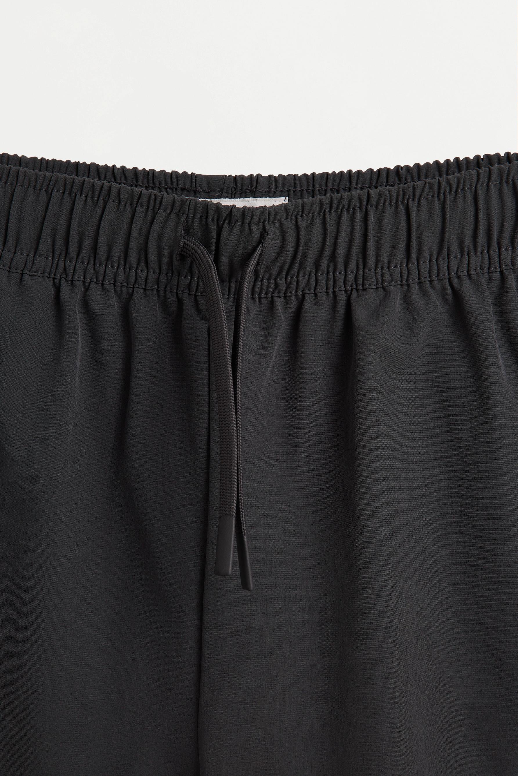 Bermuda sports shorts — LEAD