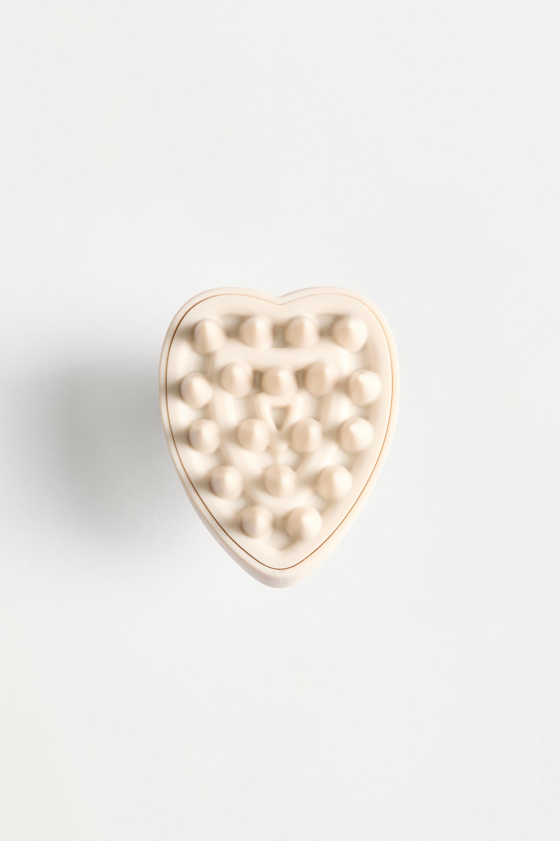 Heart scalp massager — BEIGE