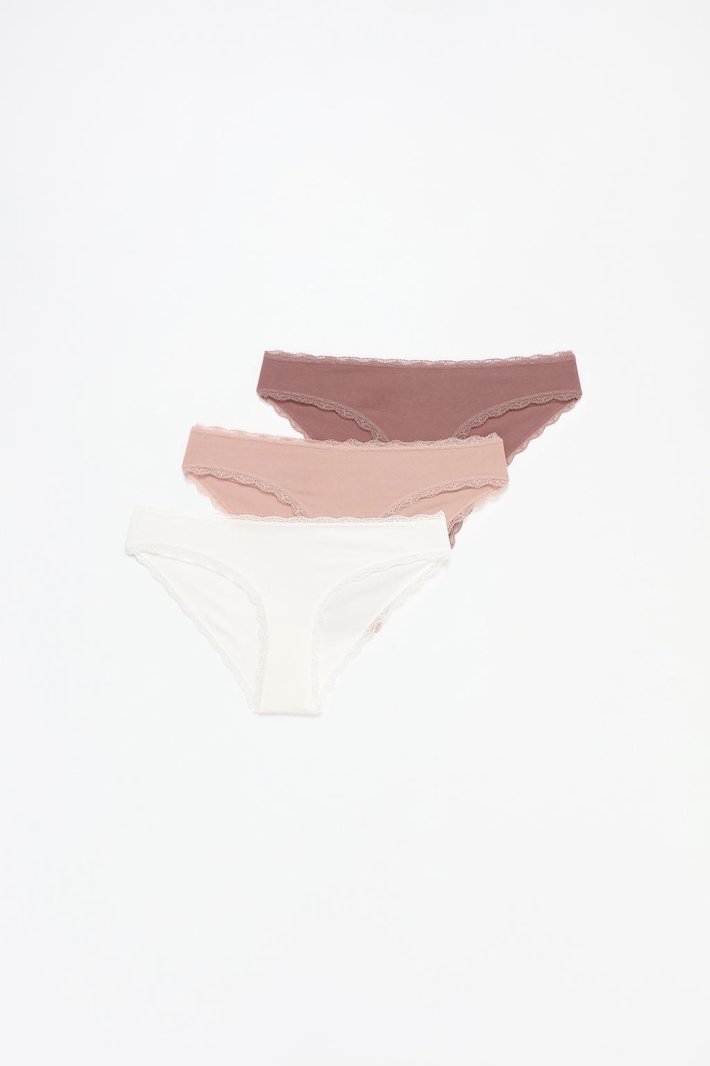 3-Pack of classic briefs with lace trim