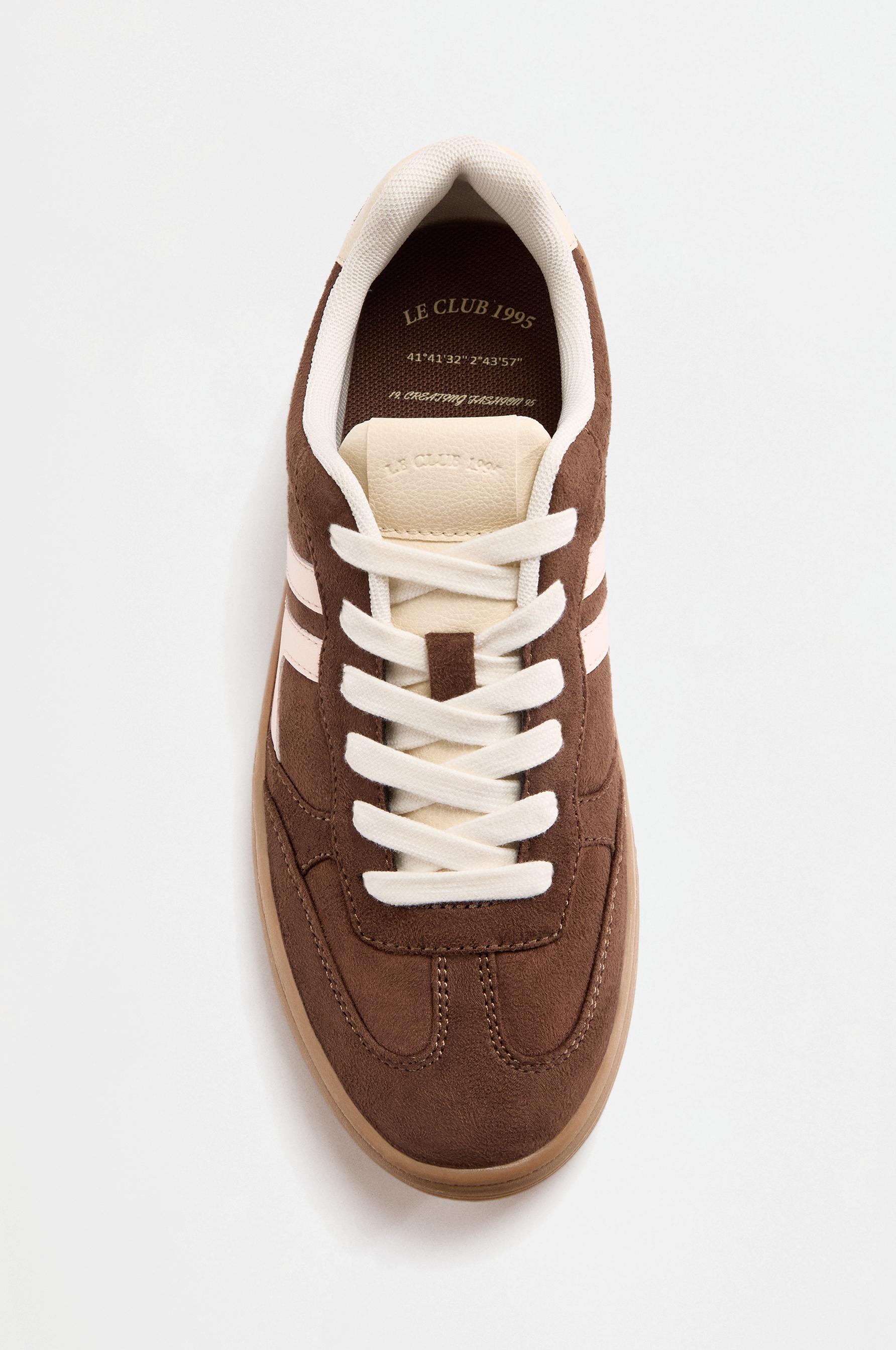 Retro sneaker with detail — BROWN