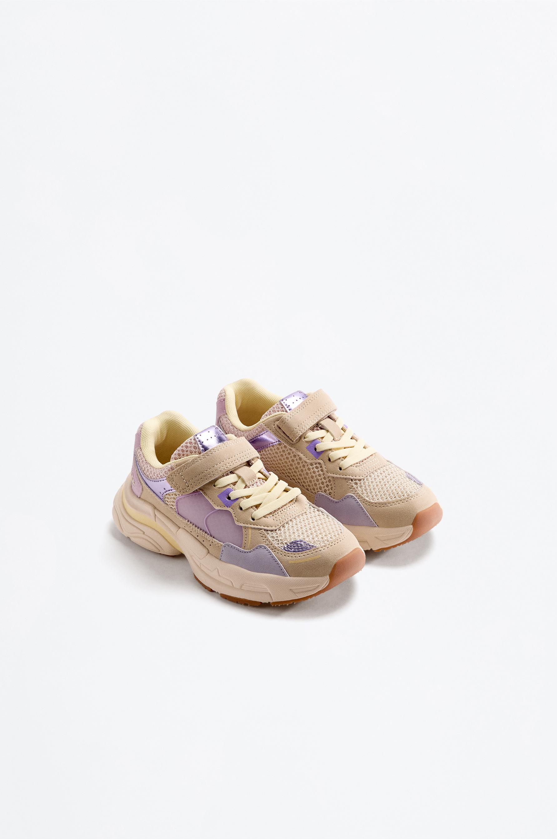Metallic sports shoe — OTHERS