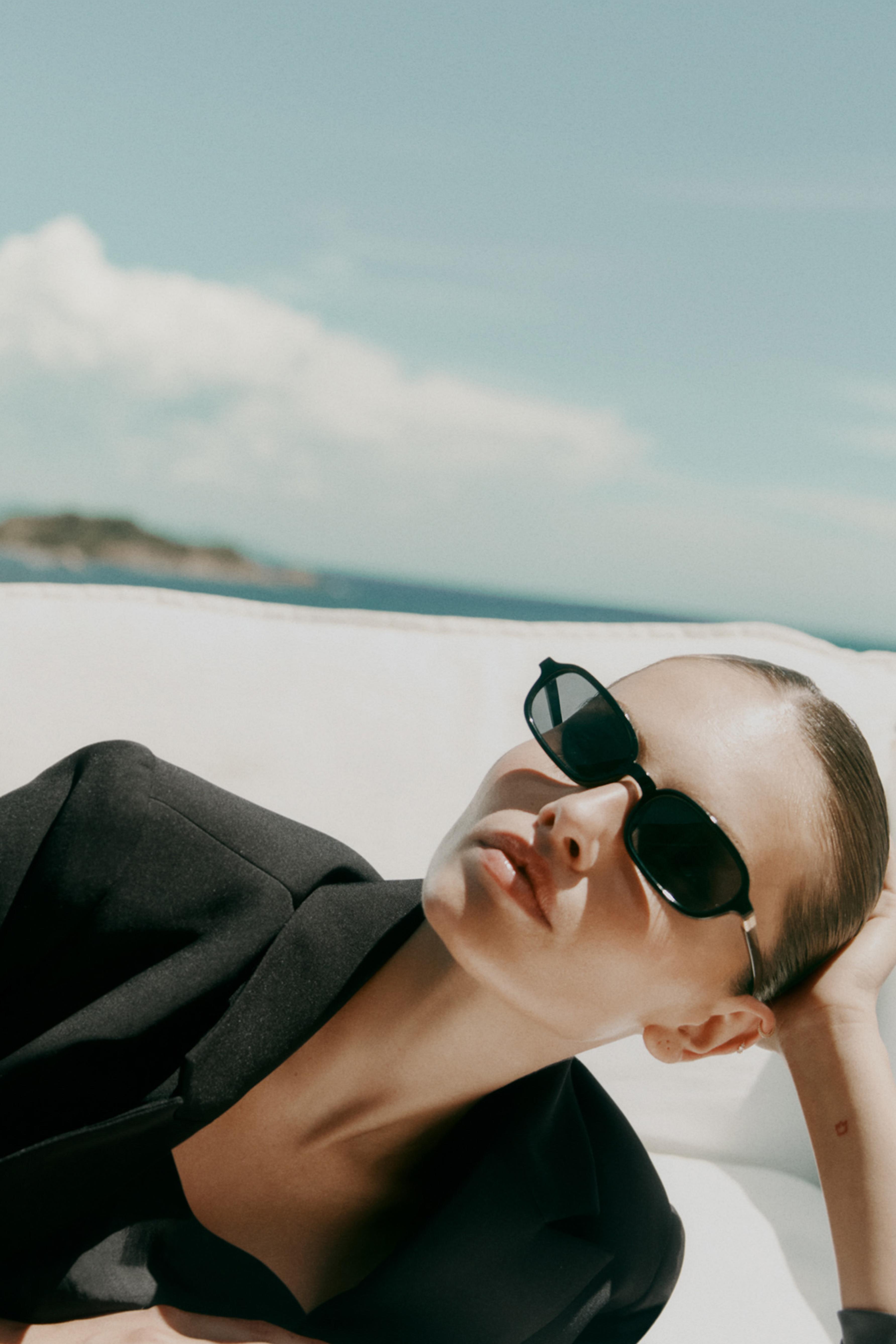 Small rectangular glasses — BLACK TONE