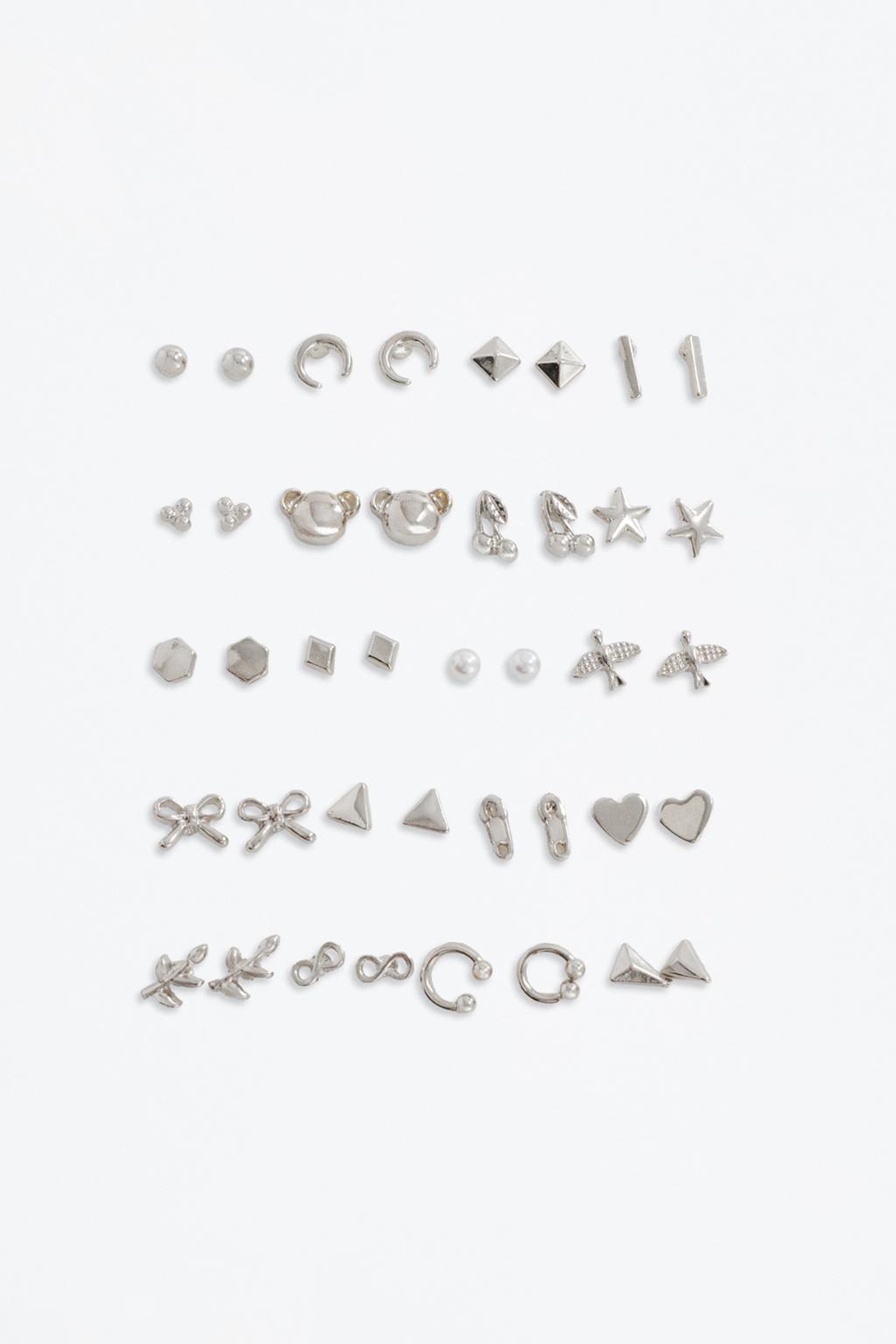Pack of 20 mismatched earrings
