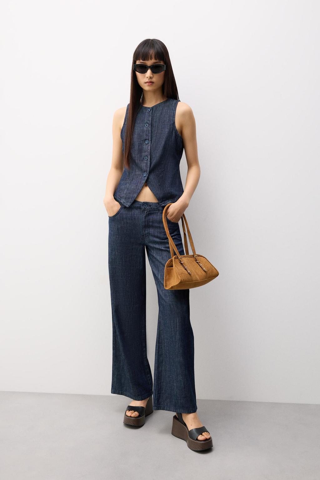 Wide-leg jeans