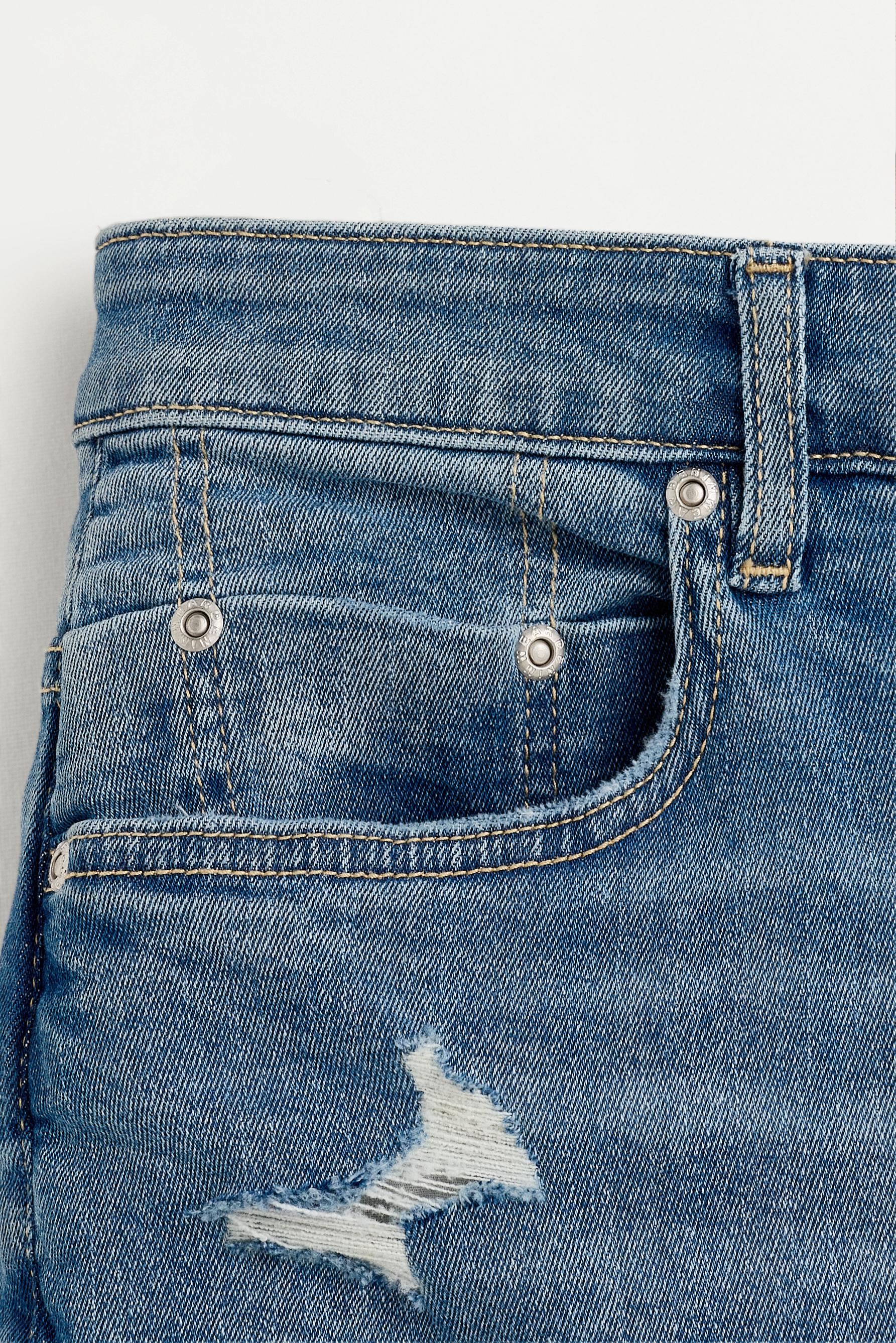 Distressed skinny denim Bermuda shorts — FADED SKY BLUE