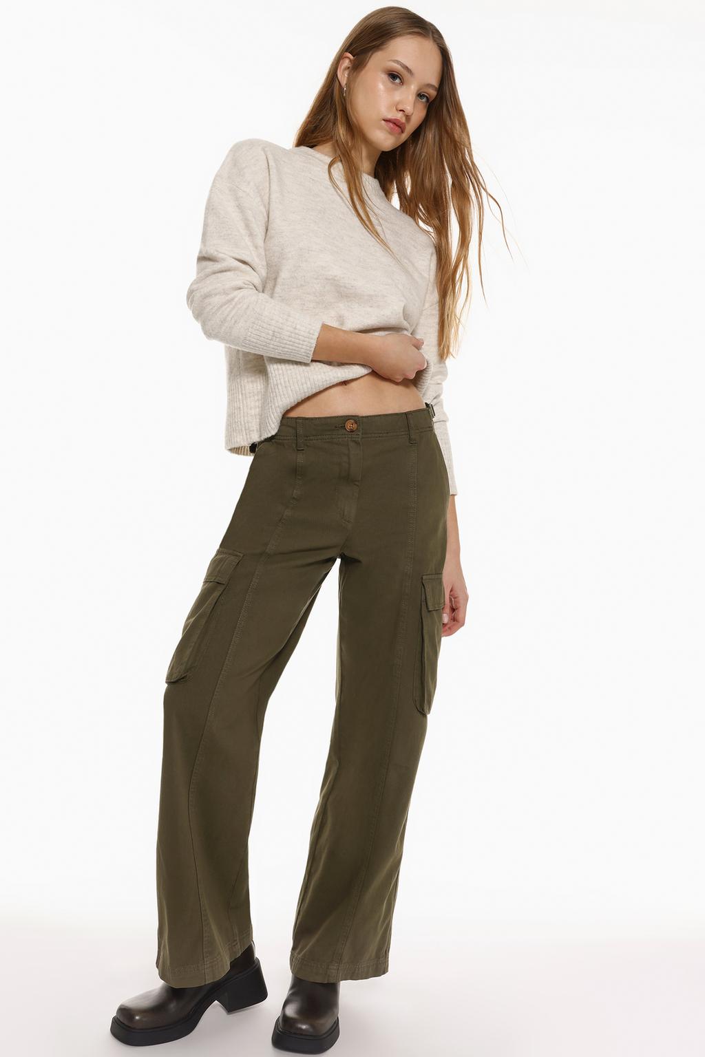 Oversize cargo trousers with buckles