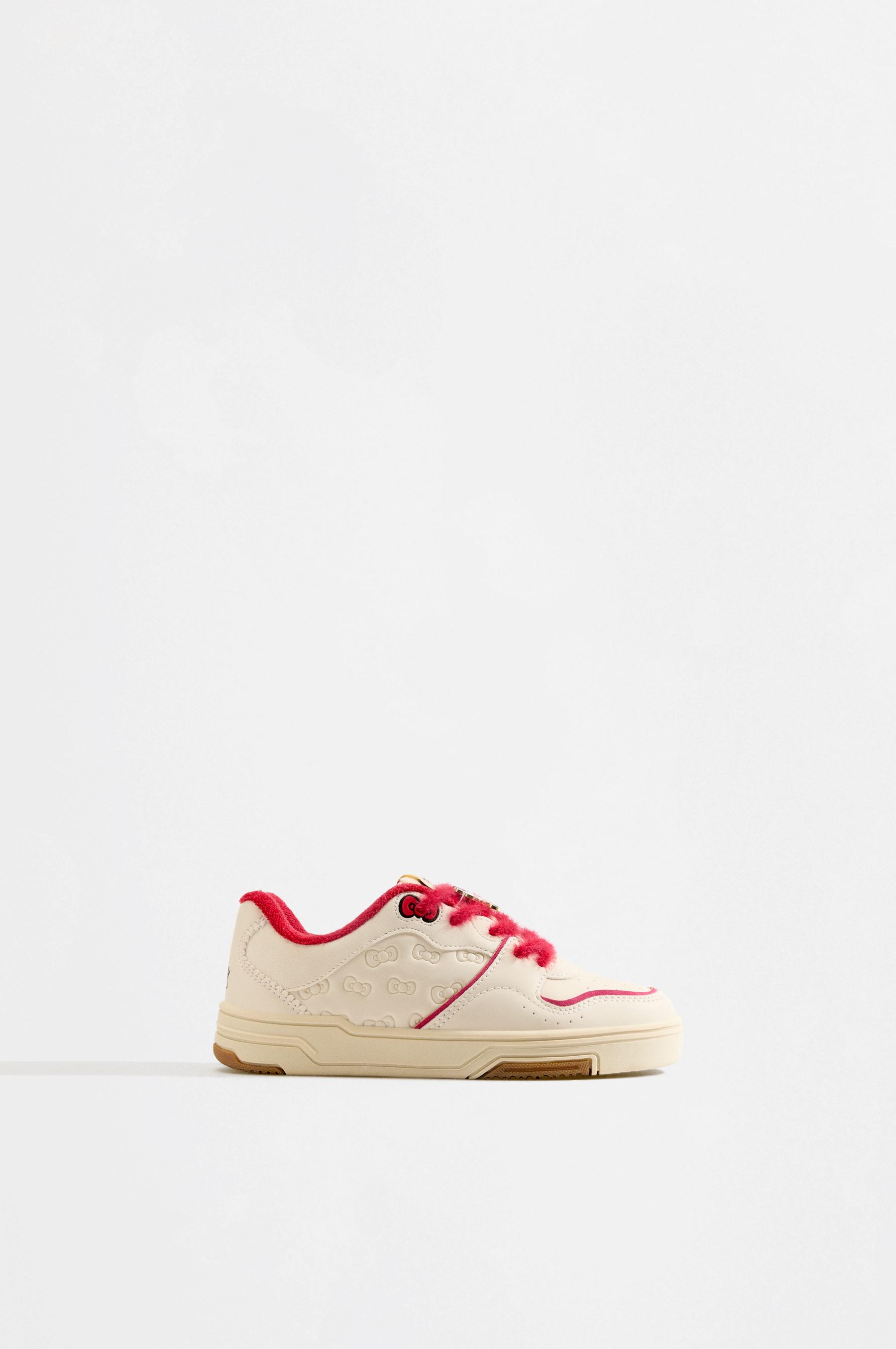 Hello Kitty ©SANRIO charm sneakers — ECRU