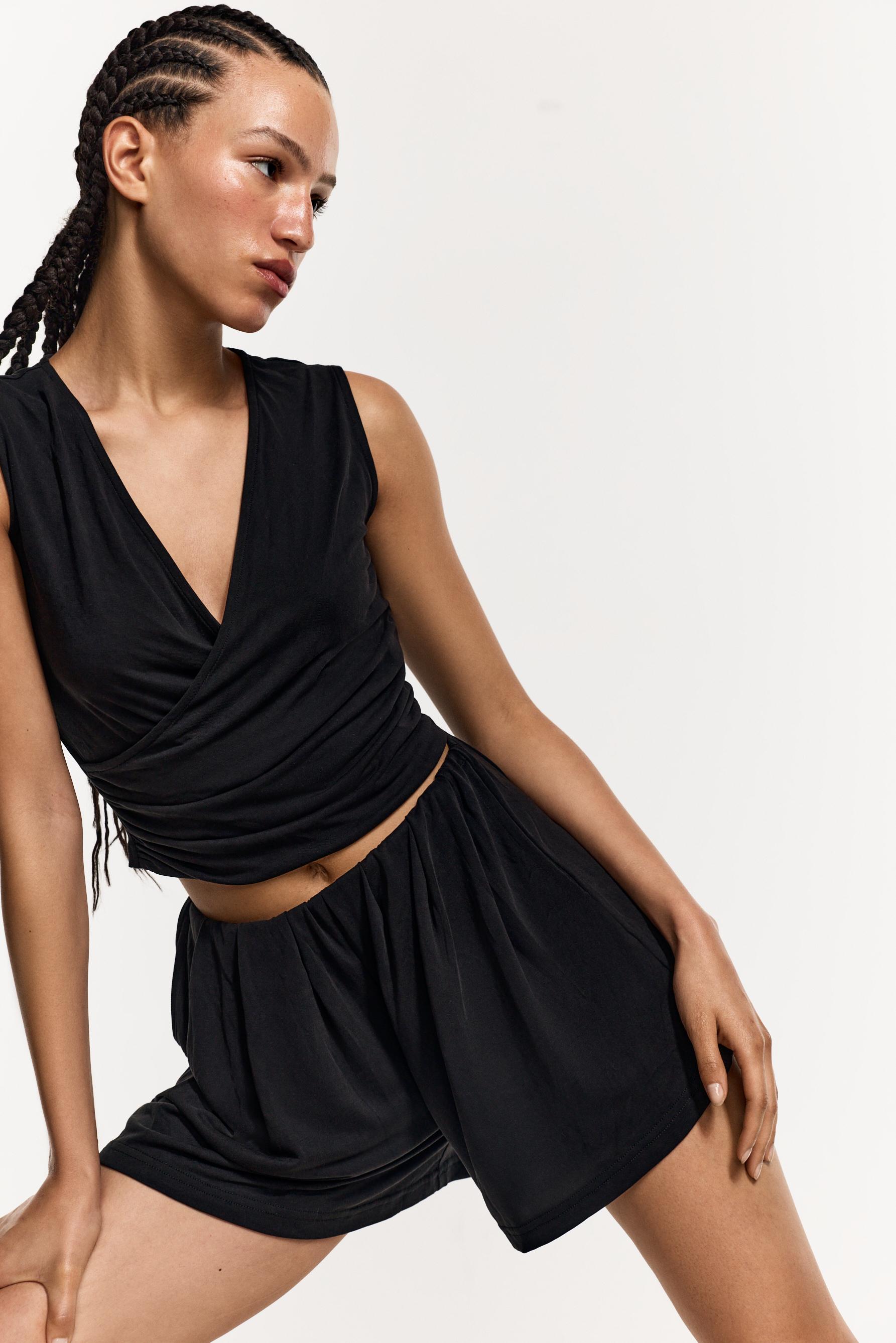 Crossover sports top — BLACK