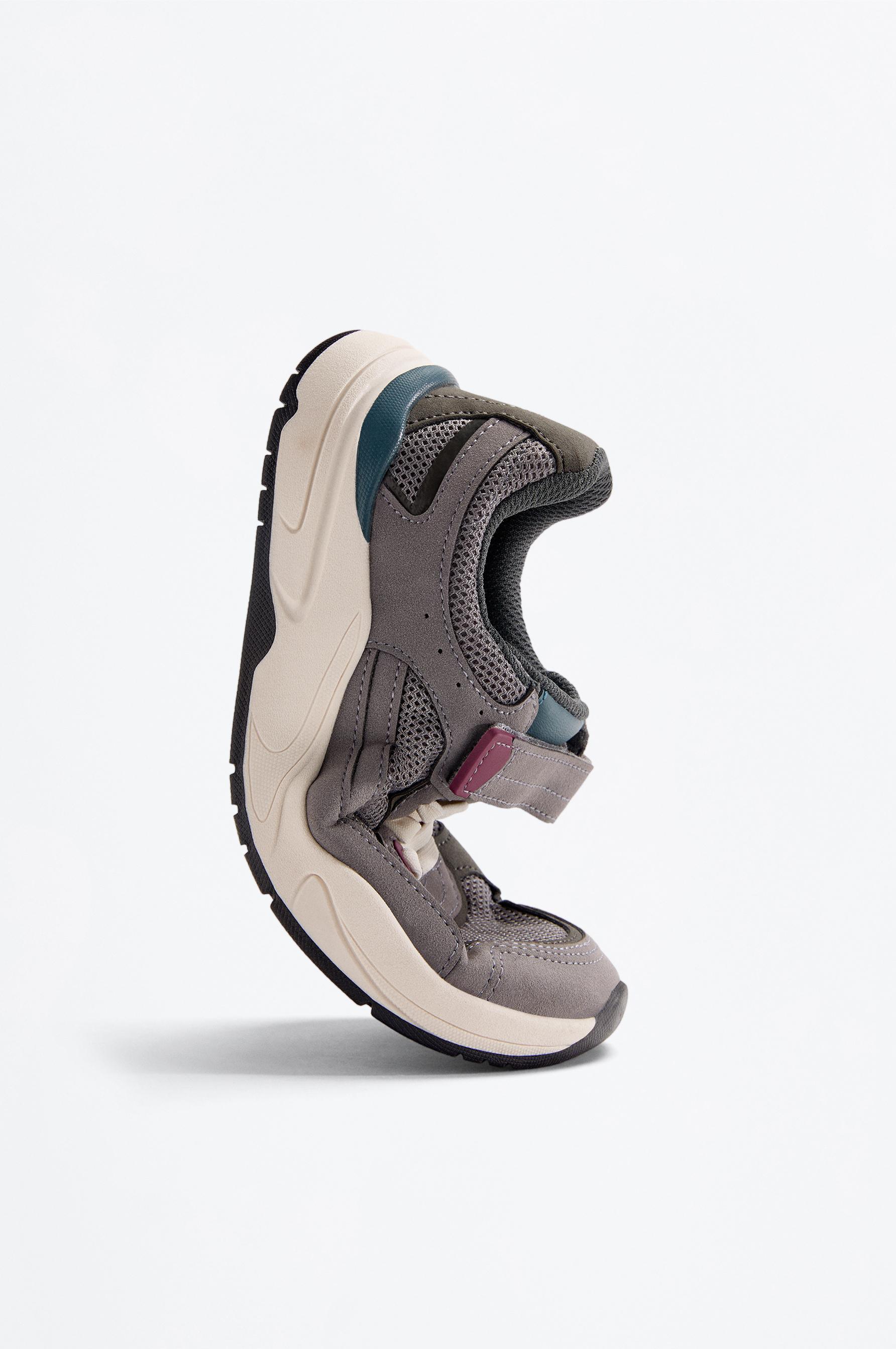 CASUAL BAREFOOT SPORTS SHOES — GREY