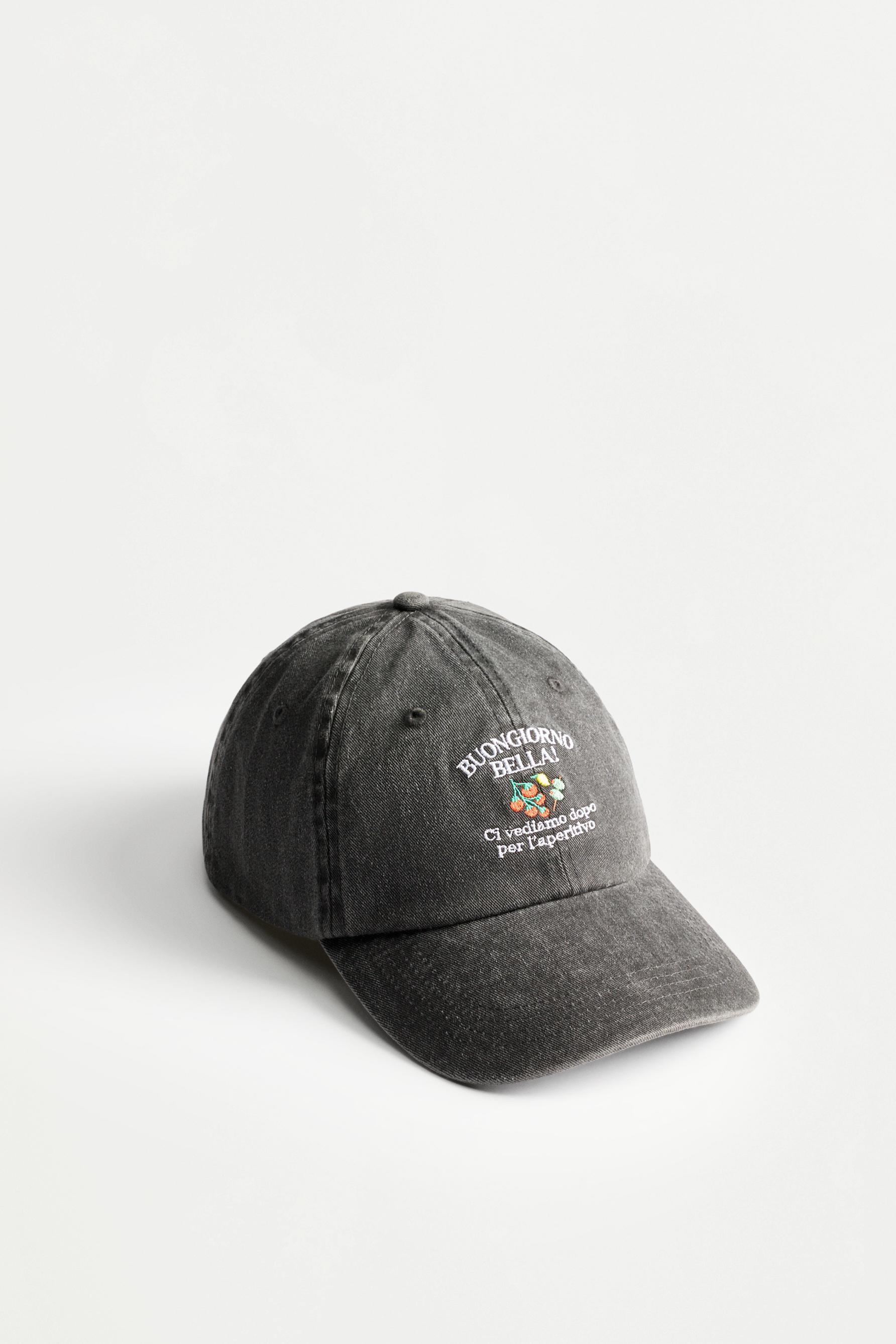 Snack-themed embroidered cap — WHITE/BLACK