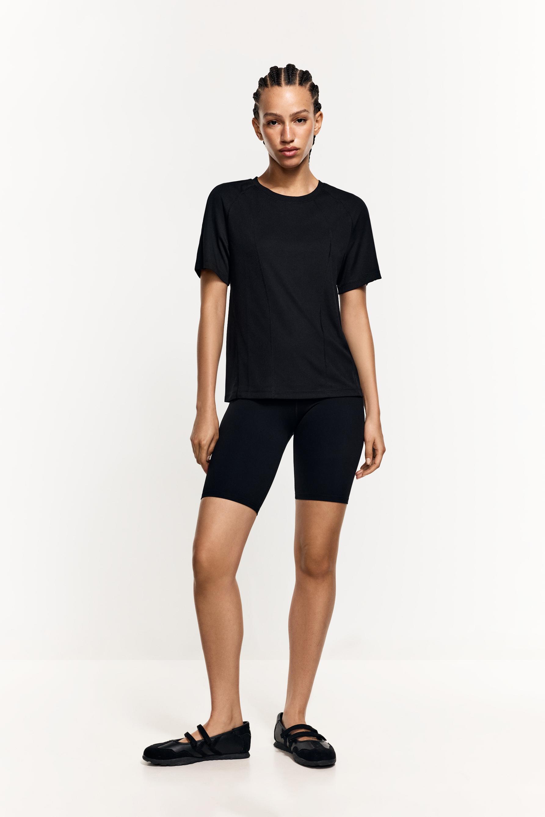 Seamed sports T-shirt — BLACK