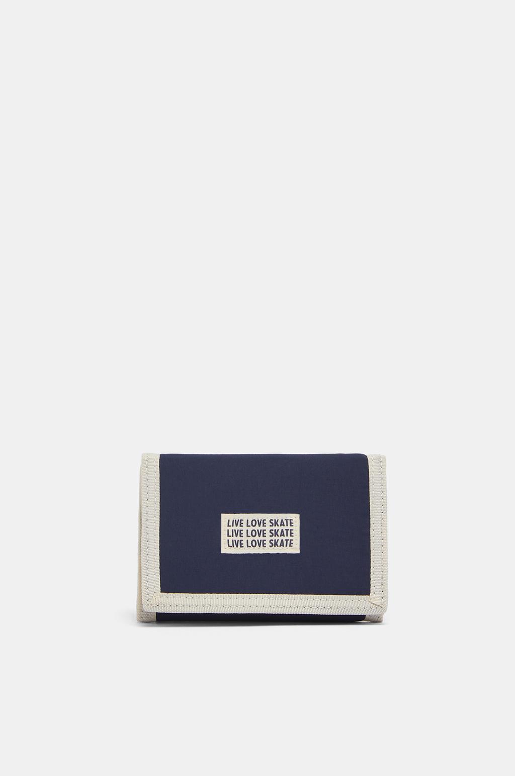 Logo clutch