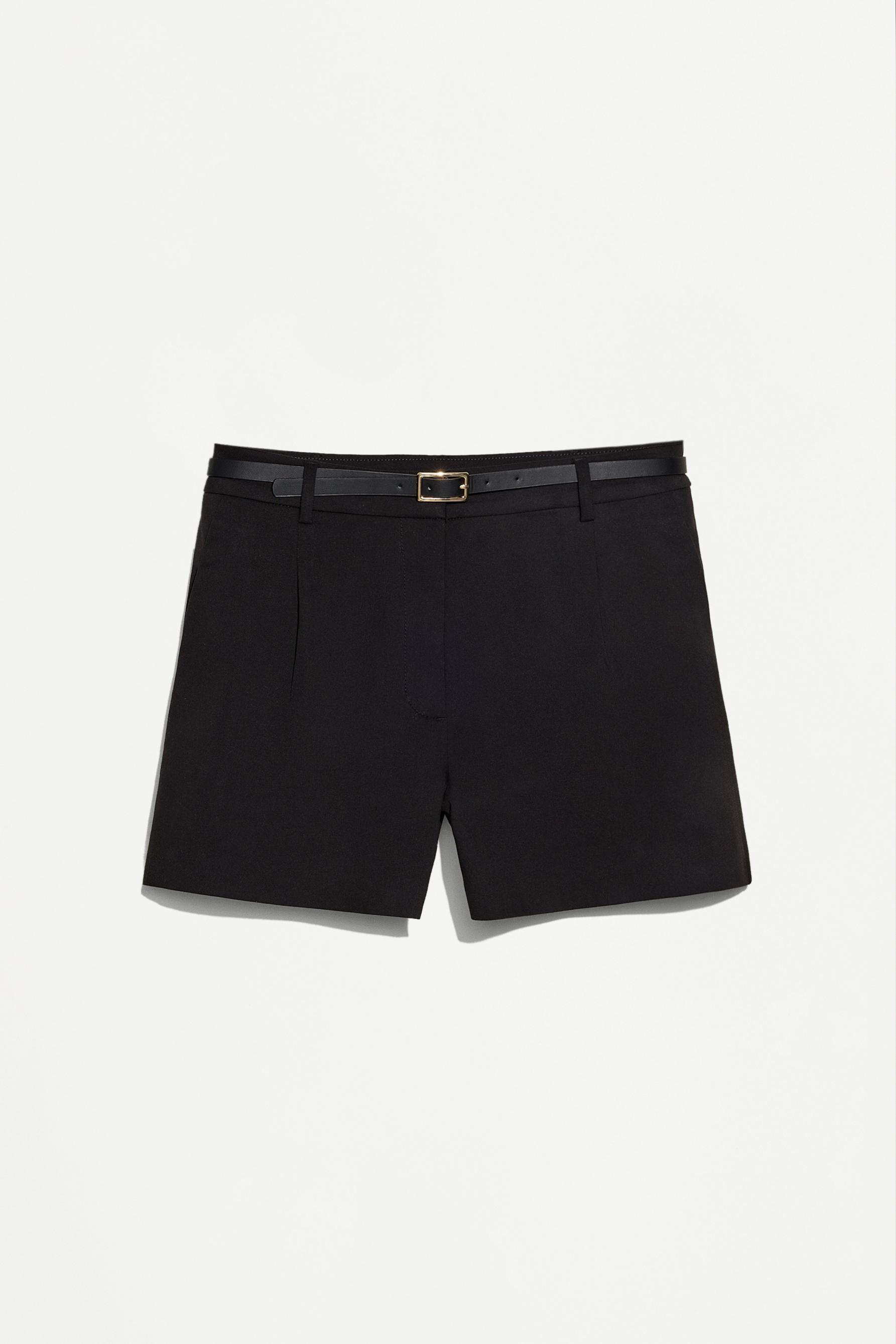 Pleated shorts — BLACK