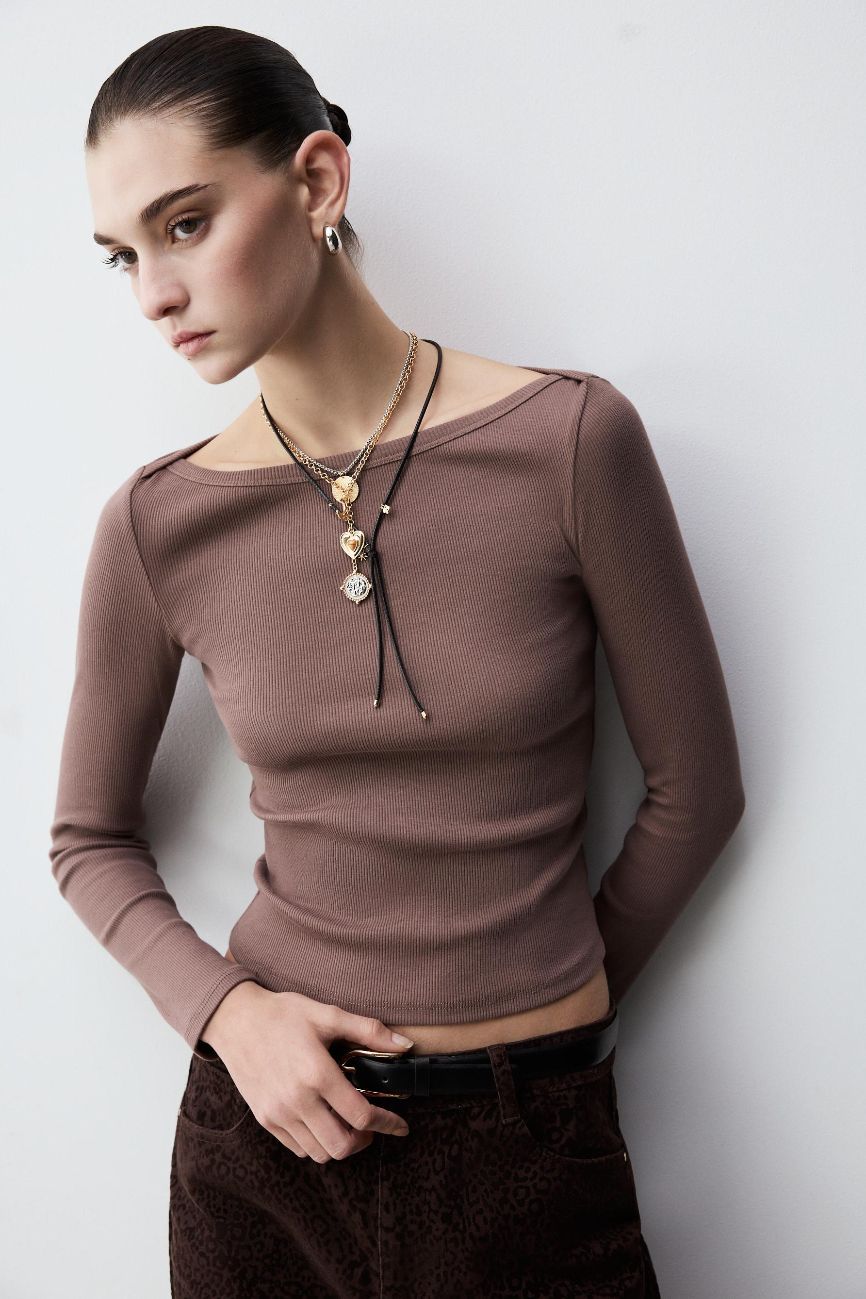 Camiseta cuello barco canalé