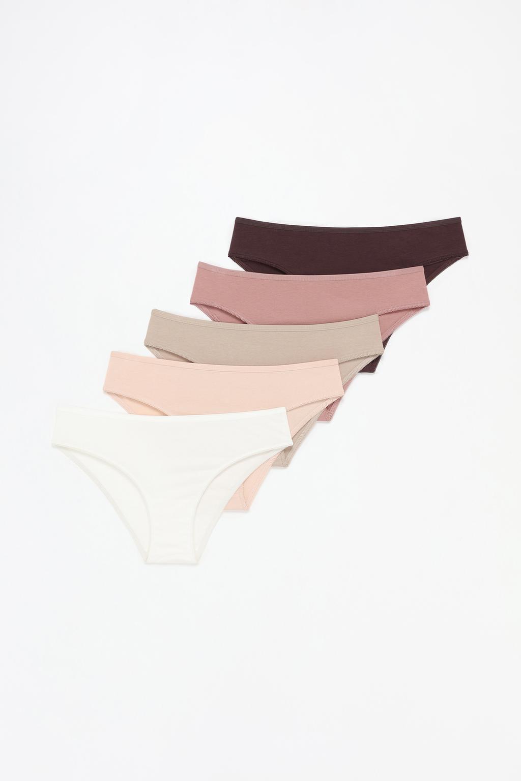 Pack of 5 pairs of classic briefs.