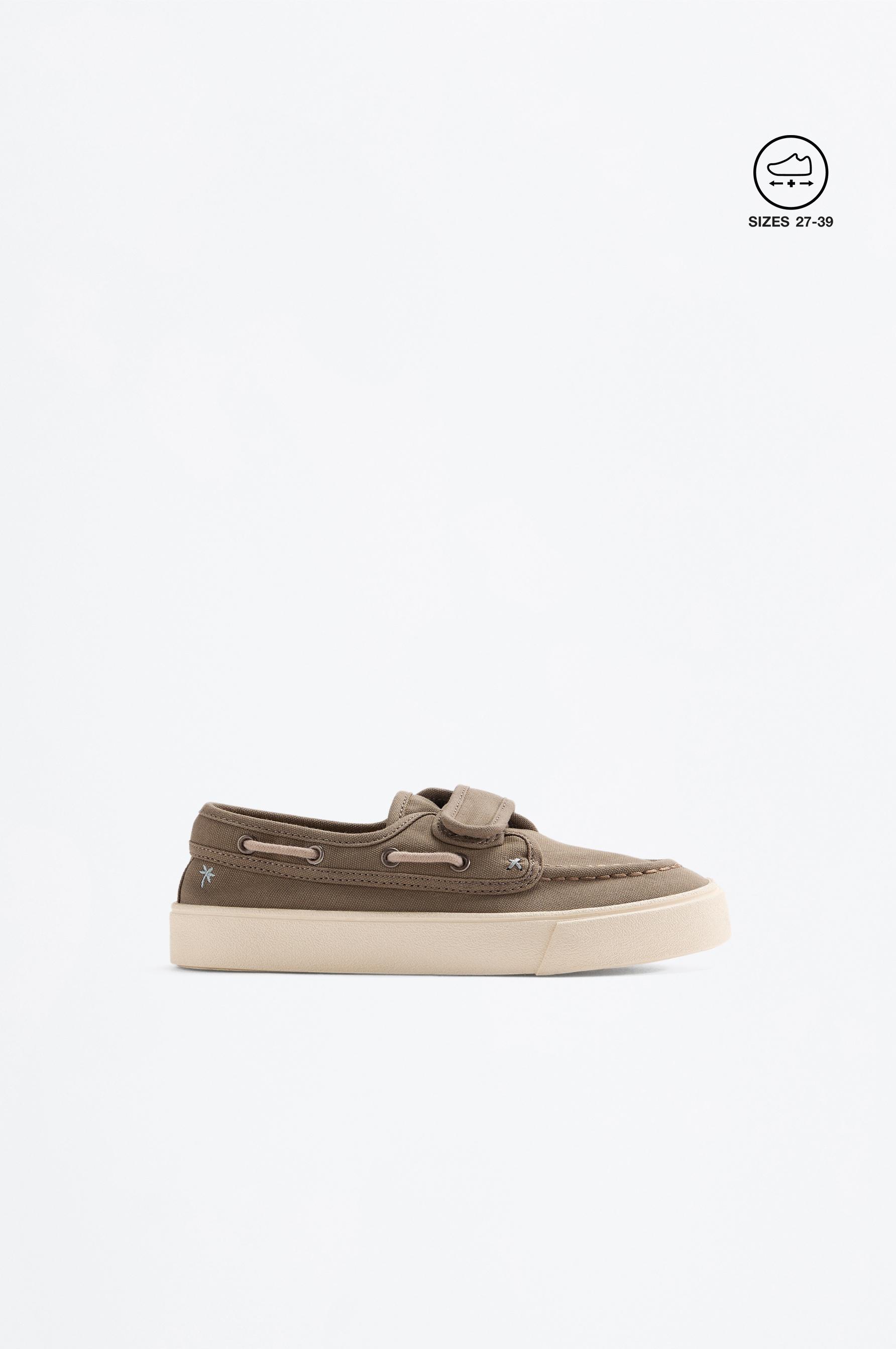 CASUAL BOAT SHOE — KHAKI
