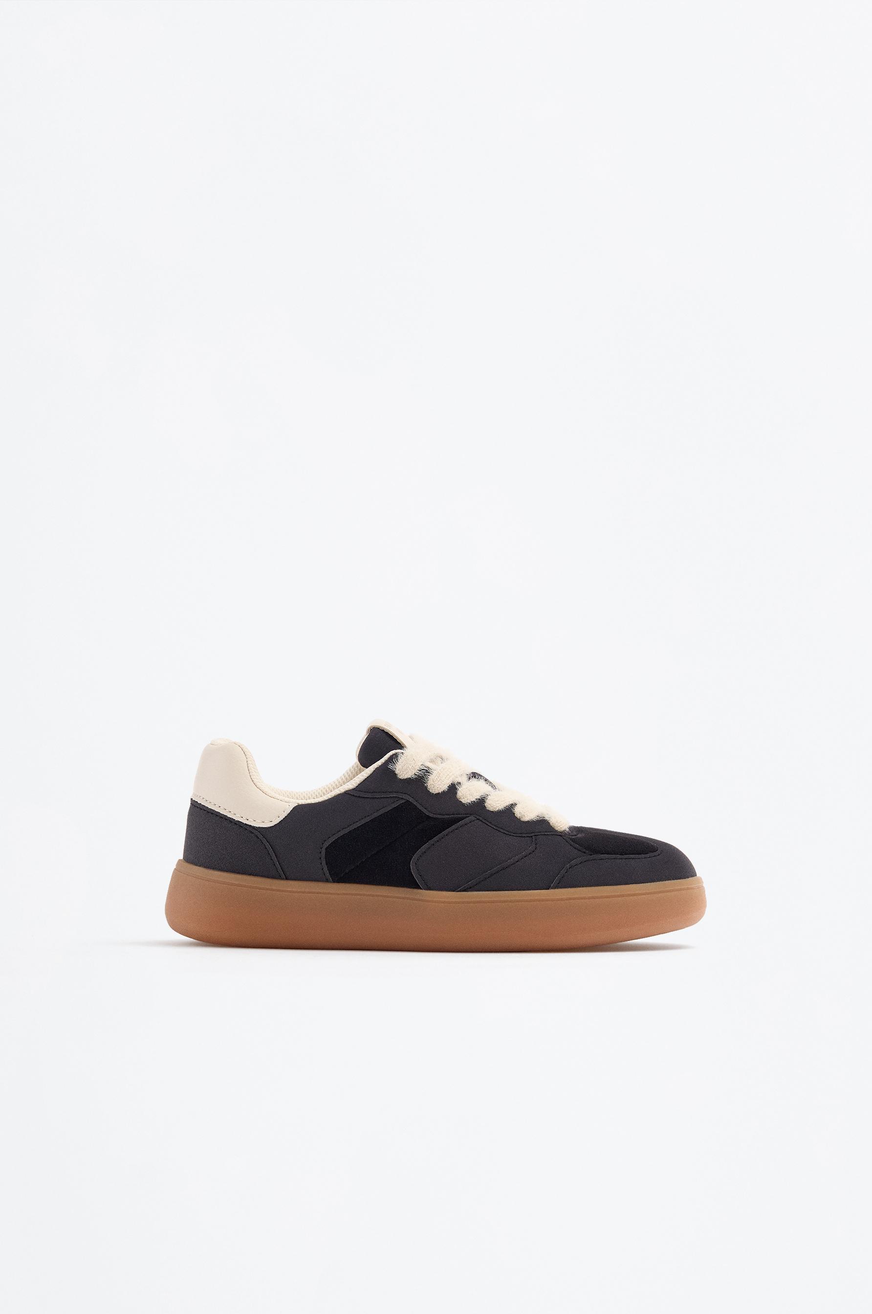 Zapatilla cordón pelo