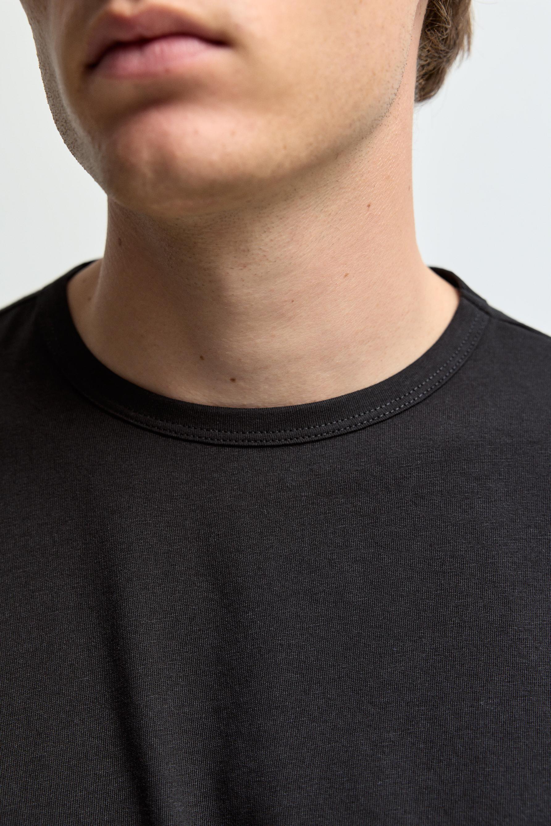 Texture T-shirt — BLACK