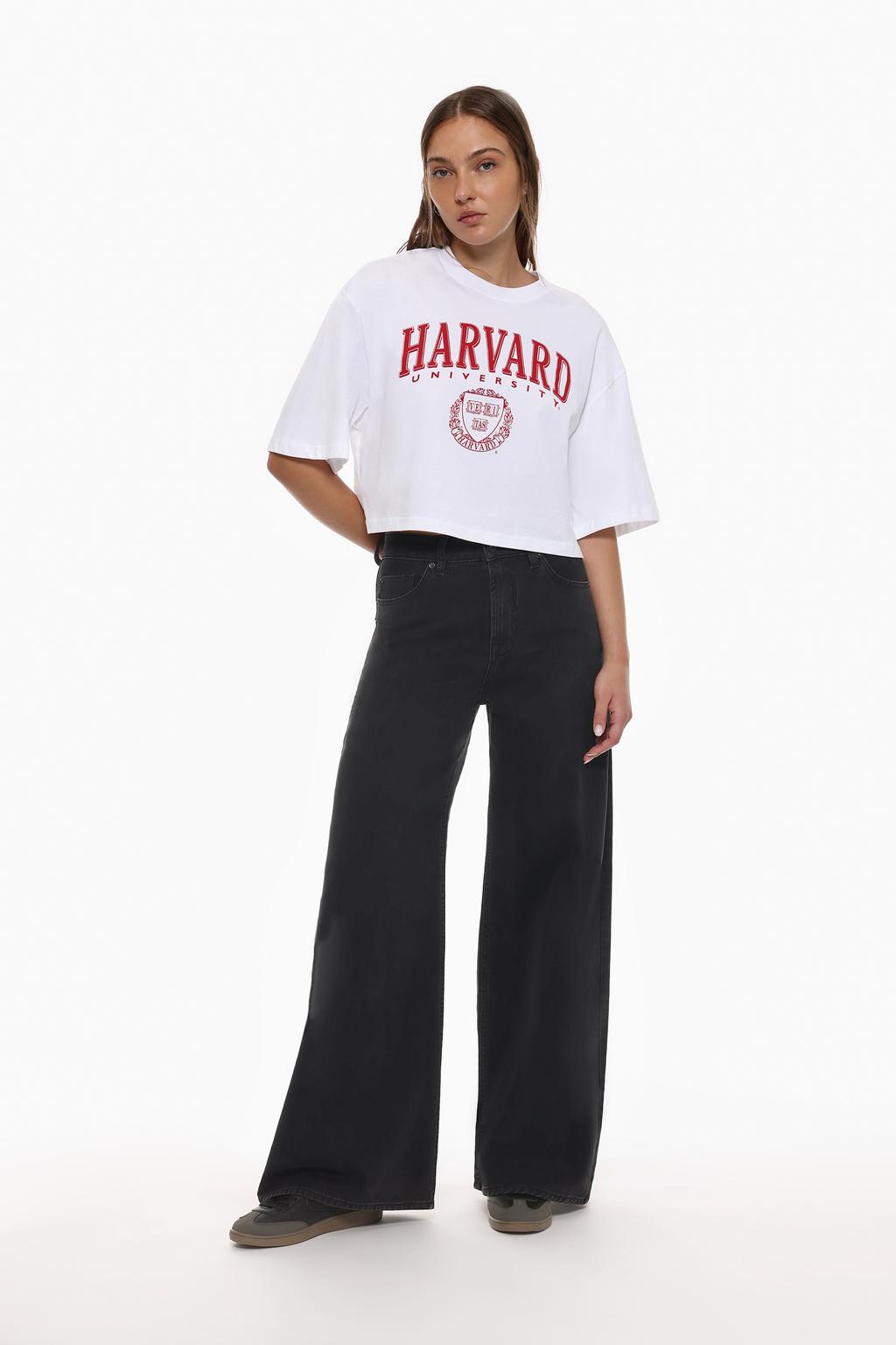 Camiseta cropped Harvard University ®