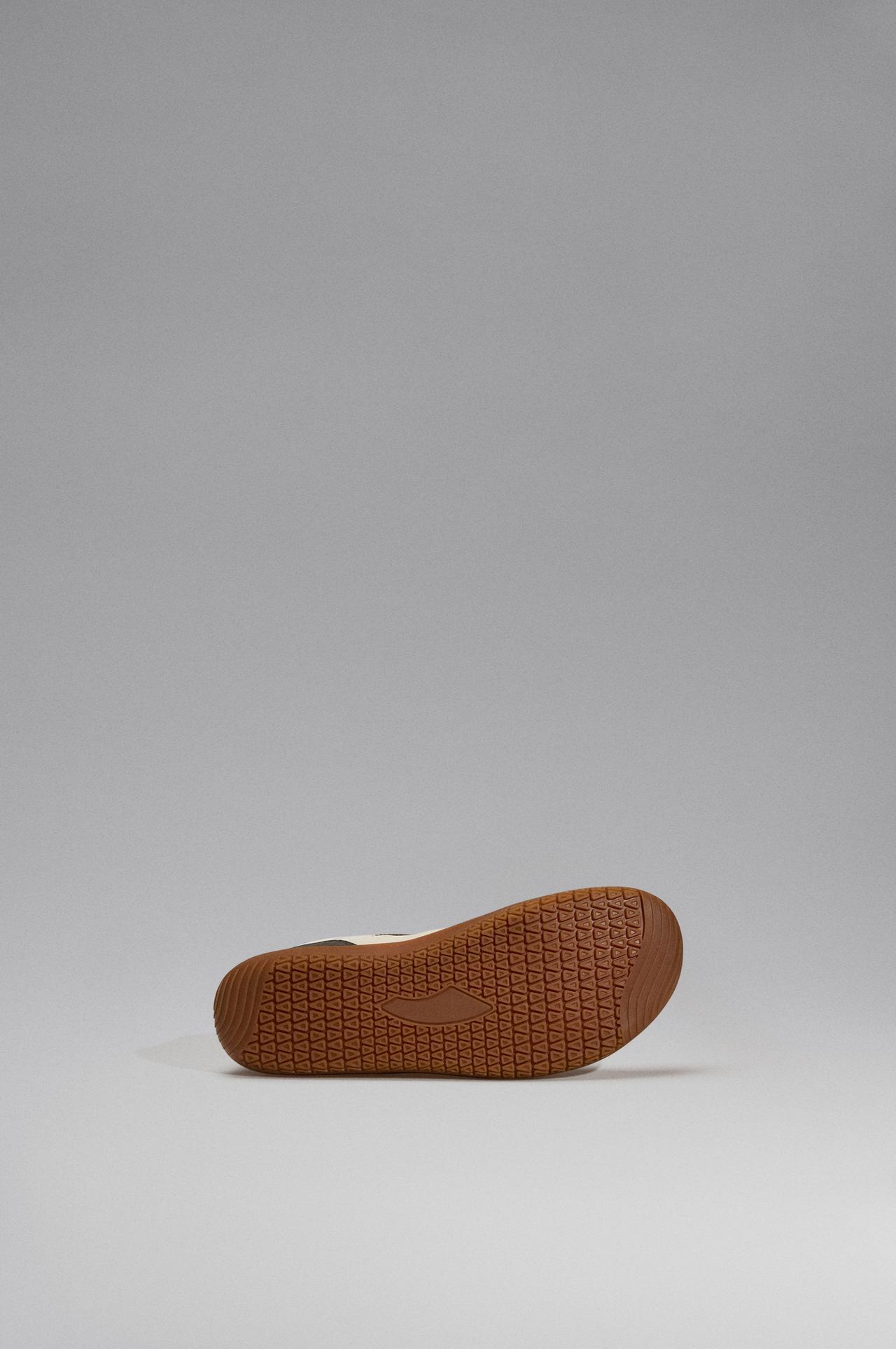 Hummel Barefoot Sneakers — OTHERS