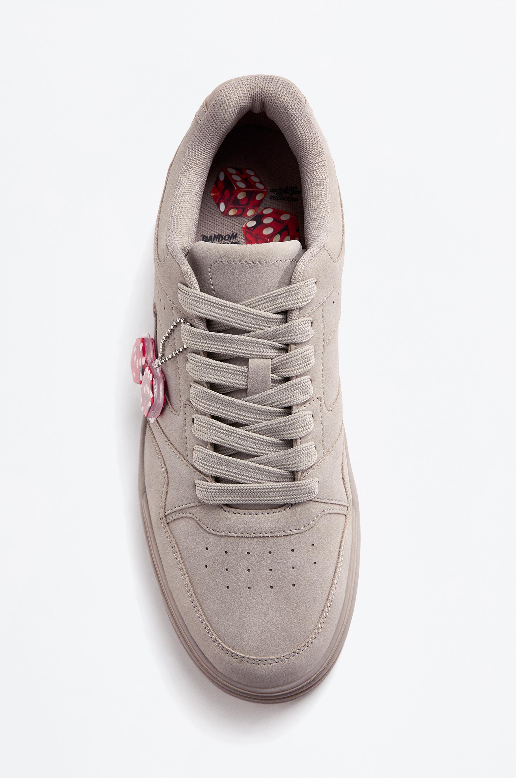 Retro sneaker with dice detail — GREY