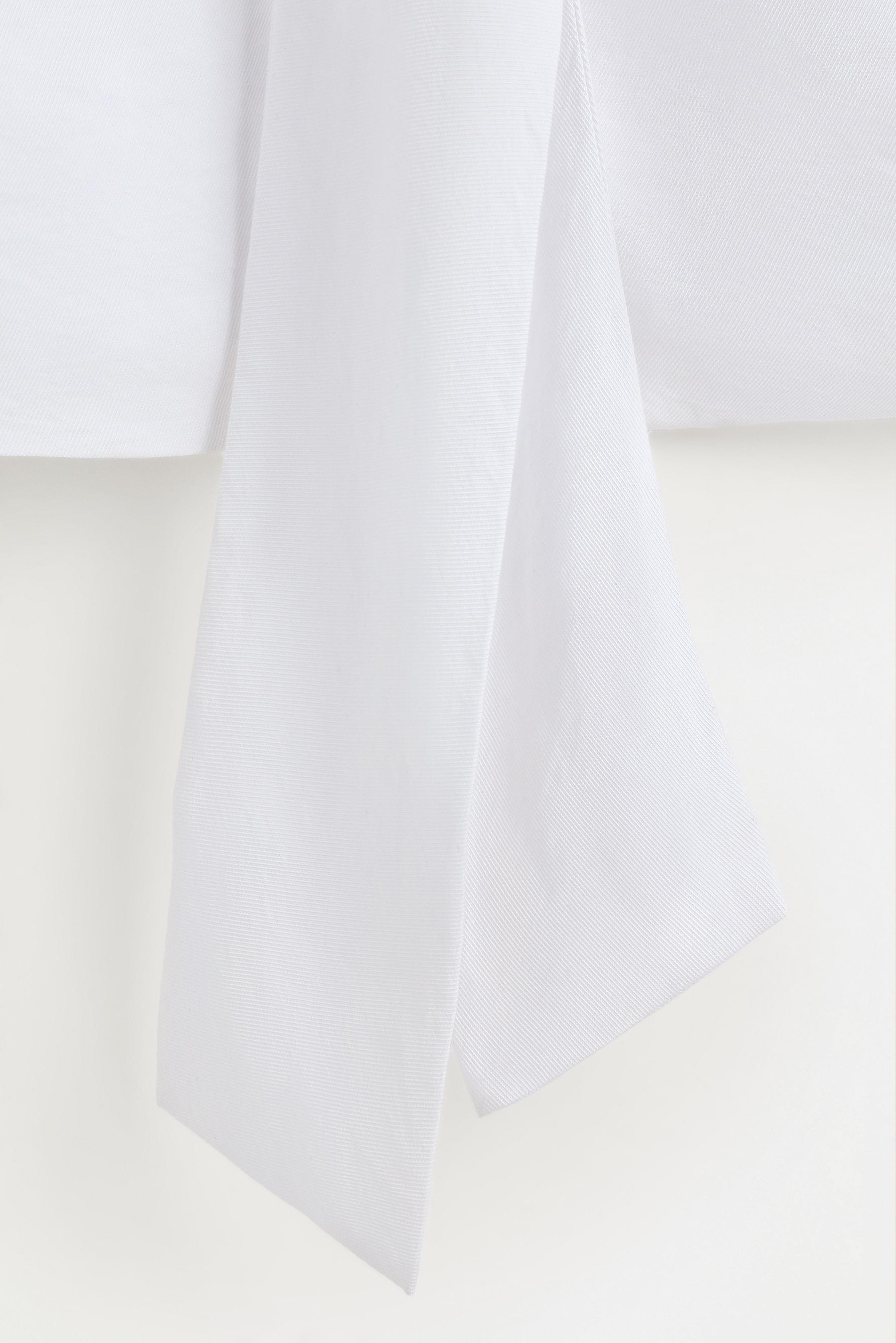 Halter top with front knot — WHITE