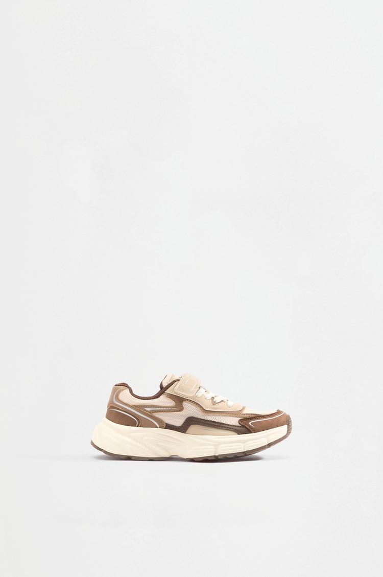 Sneakers — BROWN