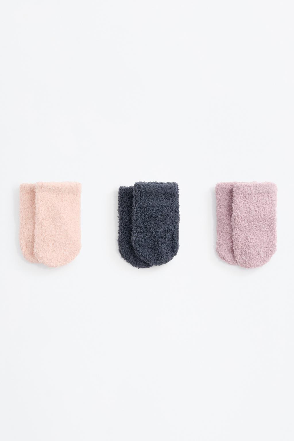 Pack of 3 fuzzy non-slip socks