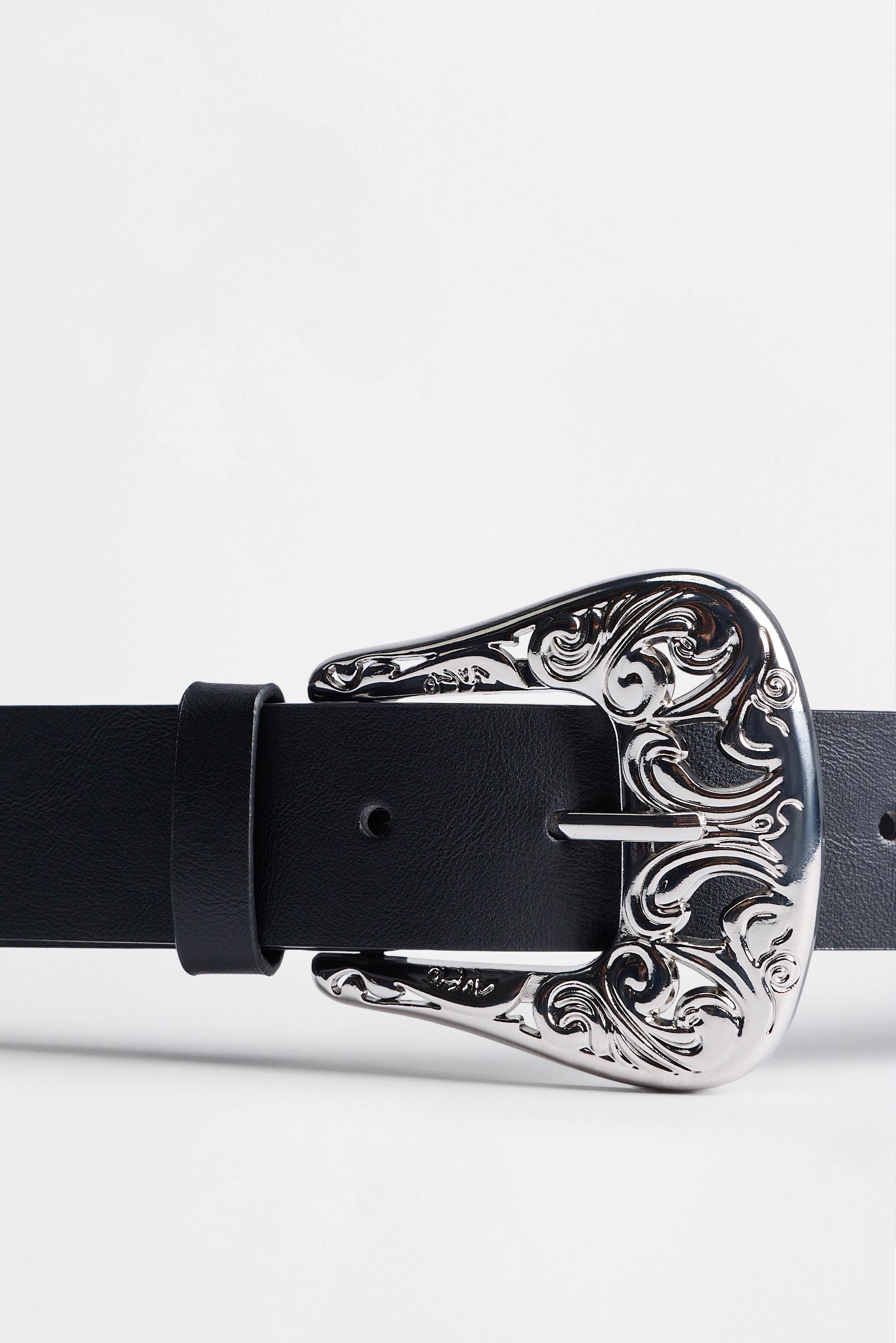 Belt with carved buckle and studs — BLACK TONE